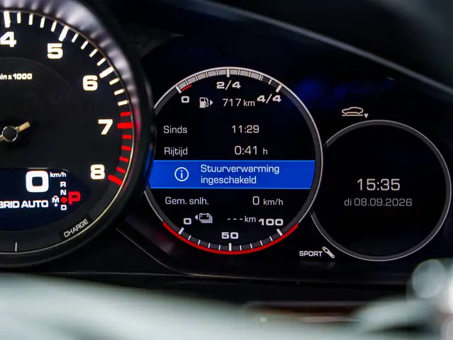 Porsche Panamera view 24