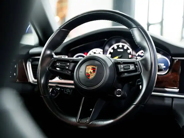 Porsche Panamera view 7