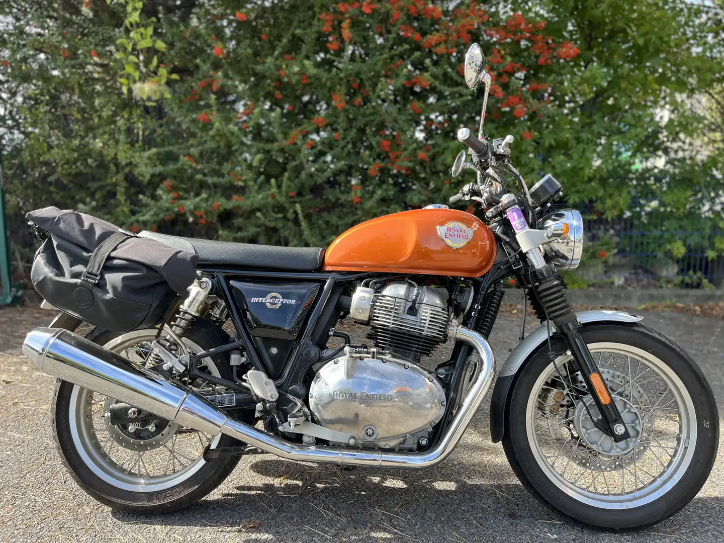 Royal Enfield Interceptor - 1