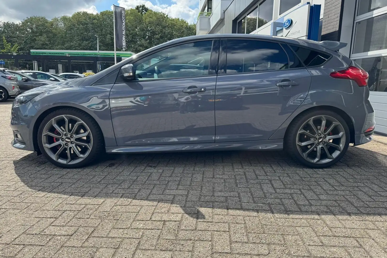 Ford Focus 2.0 ST-3 | ST Pack | Camera | 19 inch | Xenon | Mi Grijs - 2