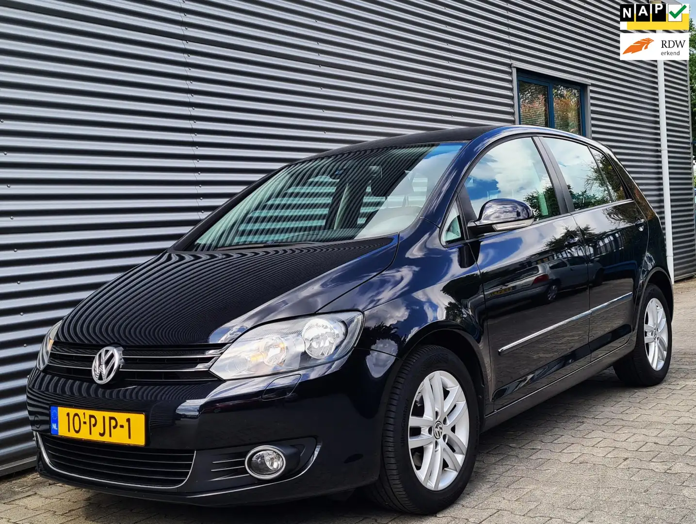 Volkswagen Golf Plus 1.2 TSI Highline BlueMotion 02-2011 Deep Black Pea Zwart - 1