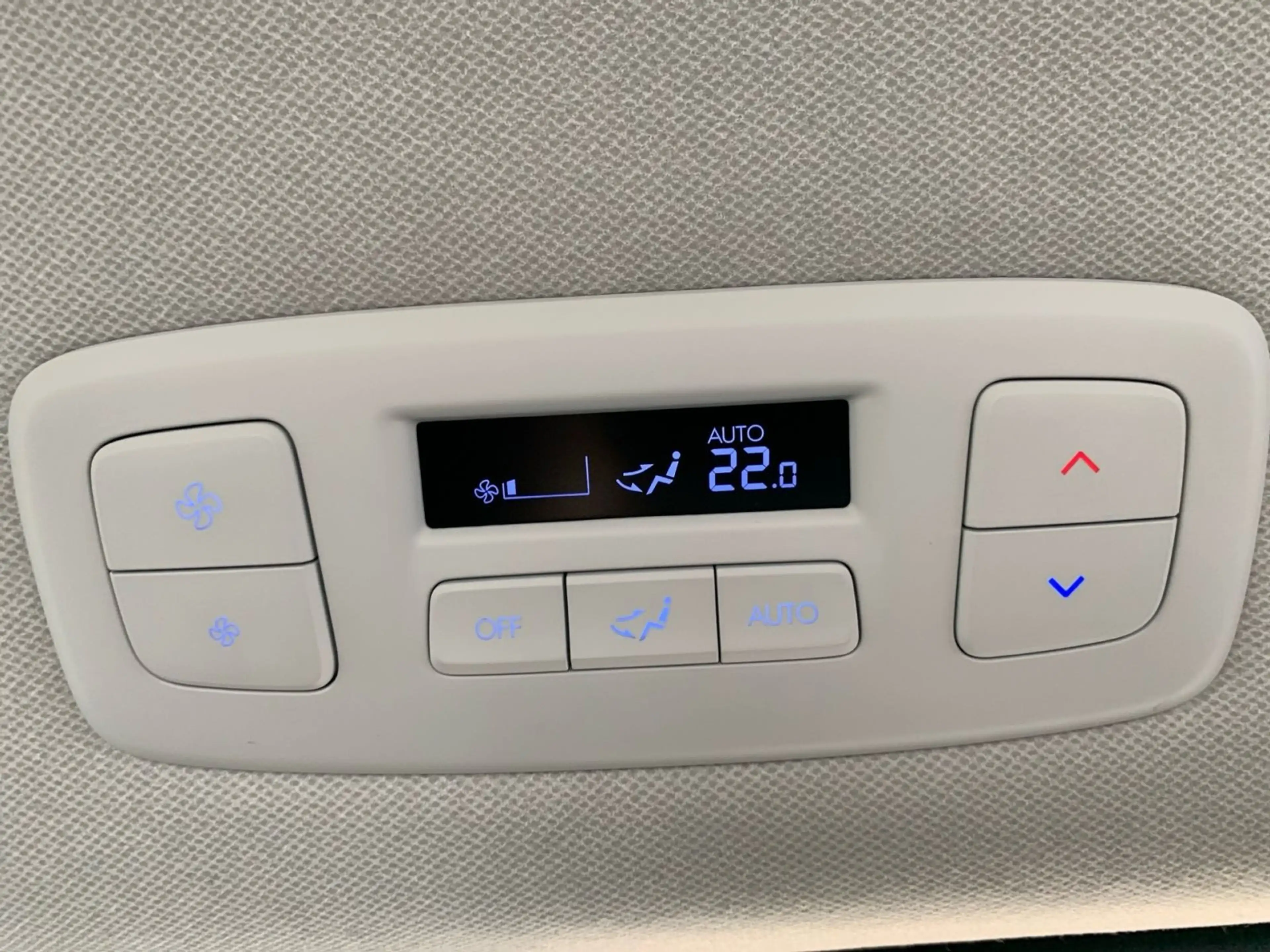 Hyundai STARIA STARIA 1.6 T-GDI Hybrid Trend 9-Sitzer Navi Allw — photo 30