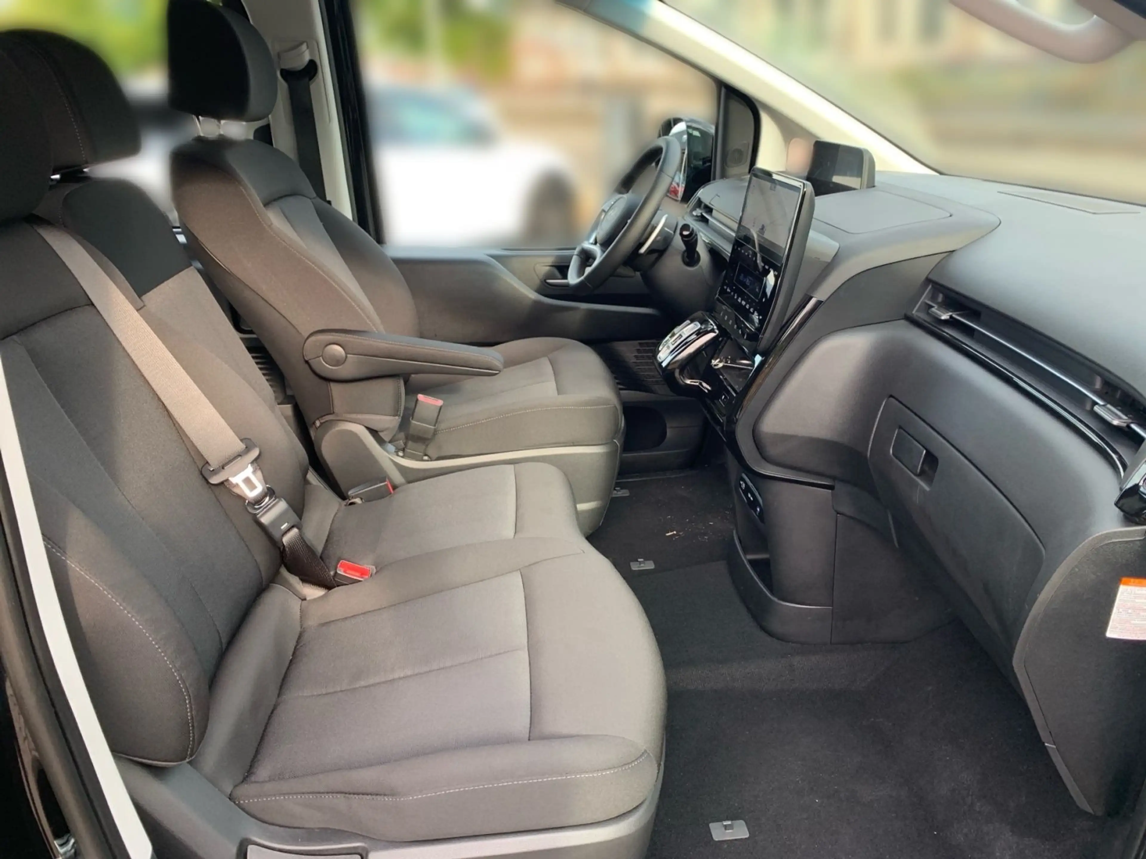 Hyundai STARIA STARIA 1.6 T-GDI Hybrid Trend 9-Sitzer Navi Allw — photo 27