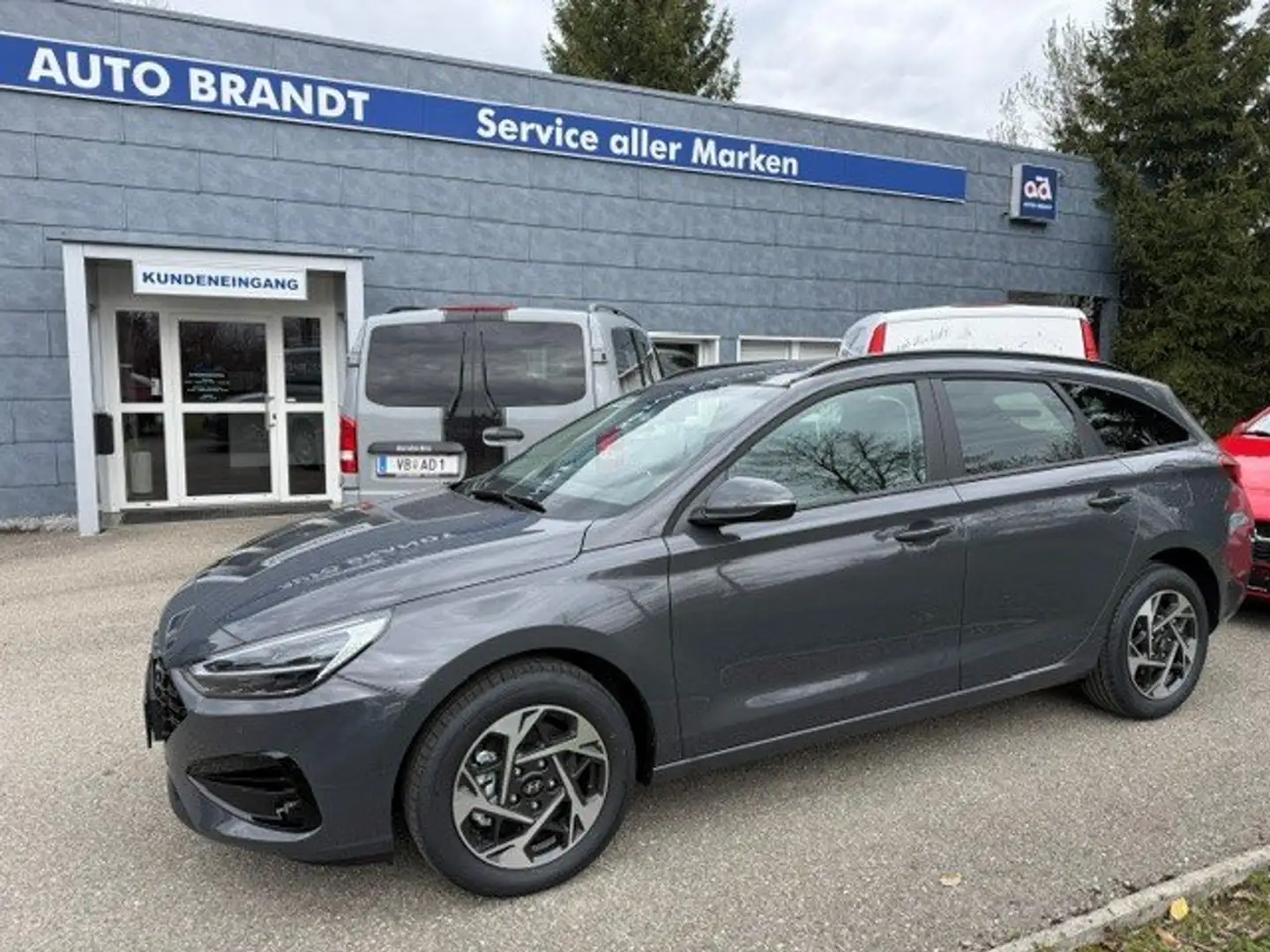 Hyundai i30 i30 Kombi 1,0 TGDI Go! Go! Grau - 1