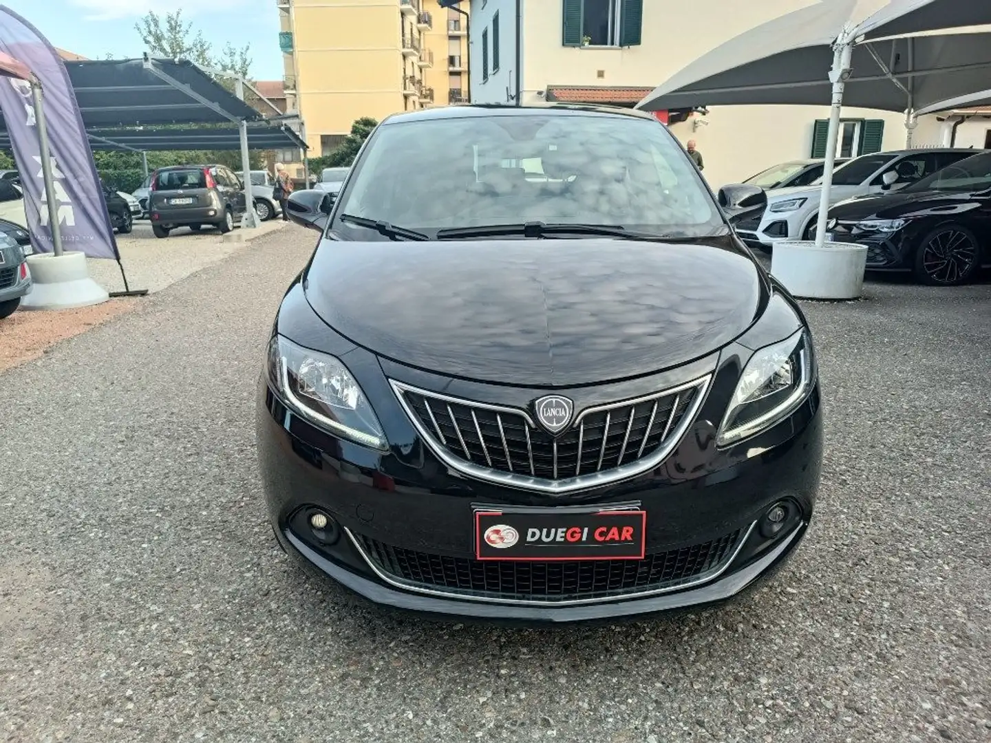 Lancia Ypsilon 1.0 FireFly 5 porte S&S Hybrid Platino Schwarz - 2