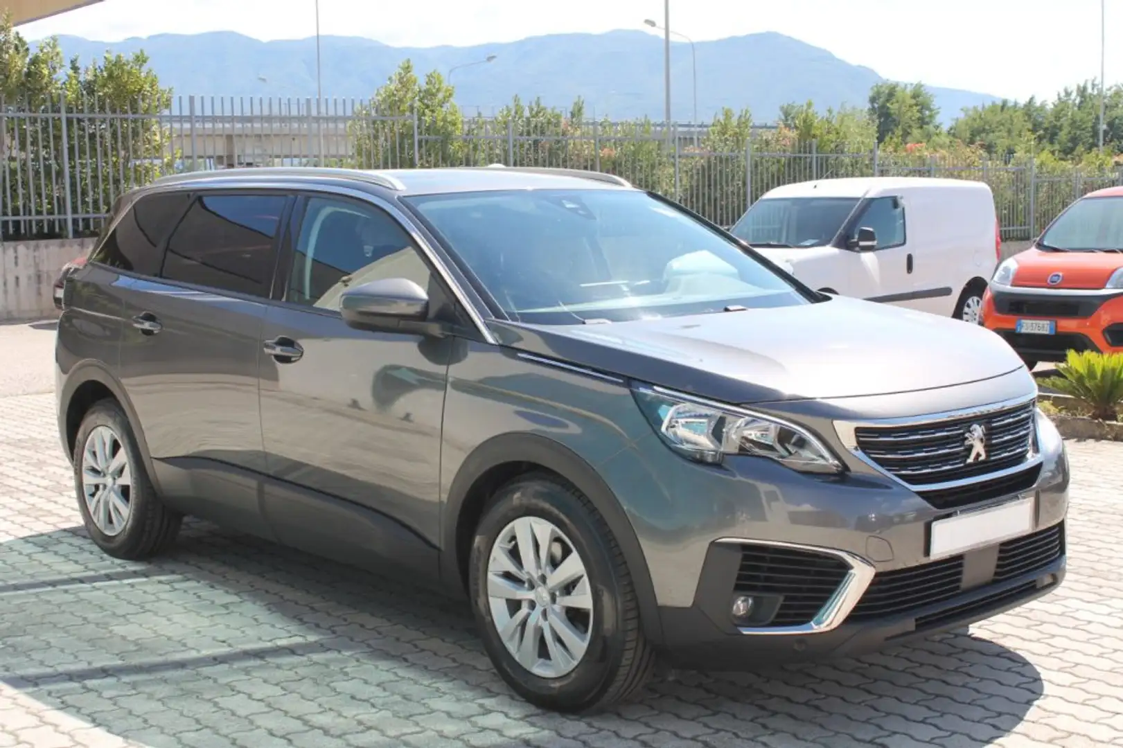 Peugeot 5008 2.0 BlueHDi 150 S&S Business TETTO APRIBILE  7 POS Grigio - 2