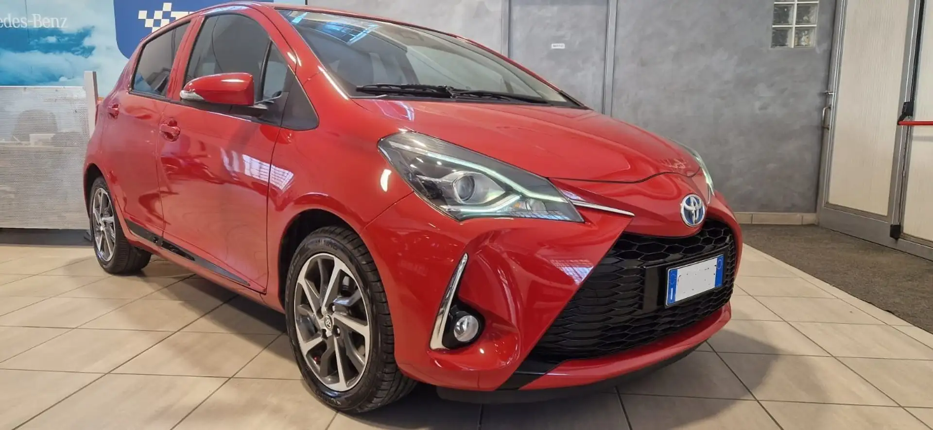 Toyota Yaris Yaris III 2017 5p 1.5h Active my18 Rosso - 2