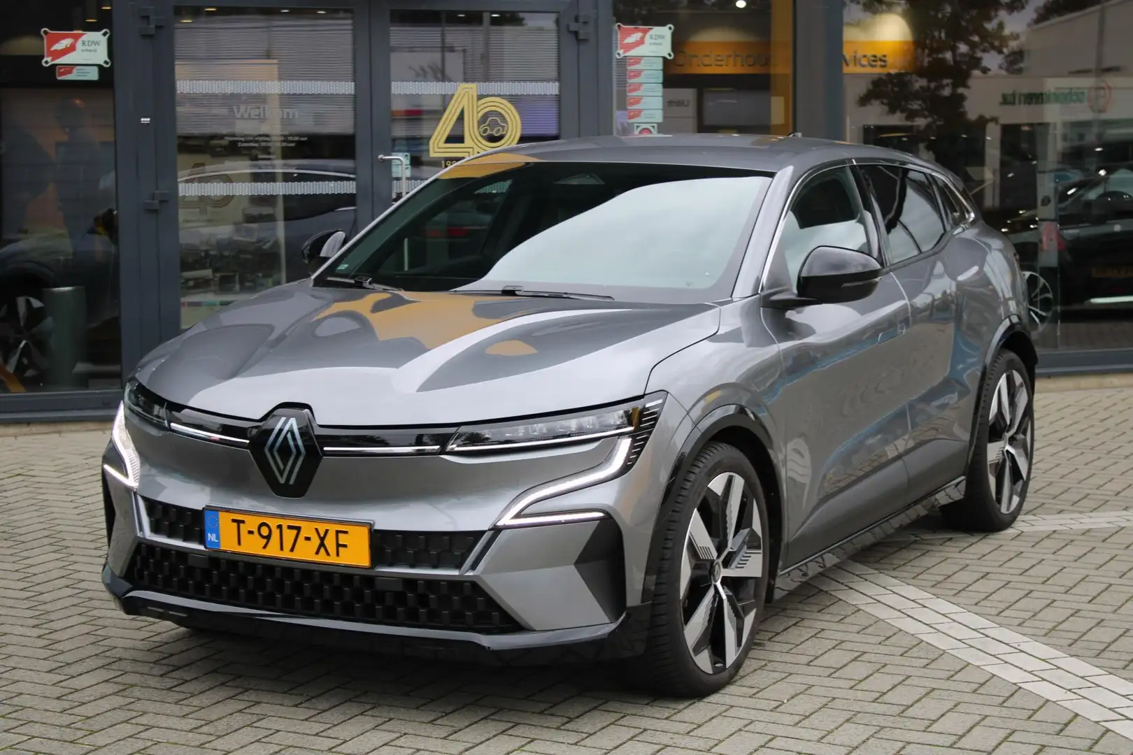 Renault Megane E-Tech 220 Optimum Charge Techno Grigio - 2