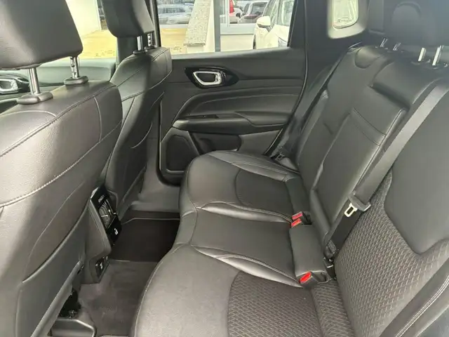 Jeep Compass view 14