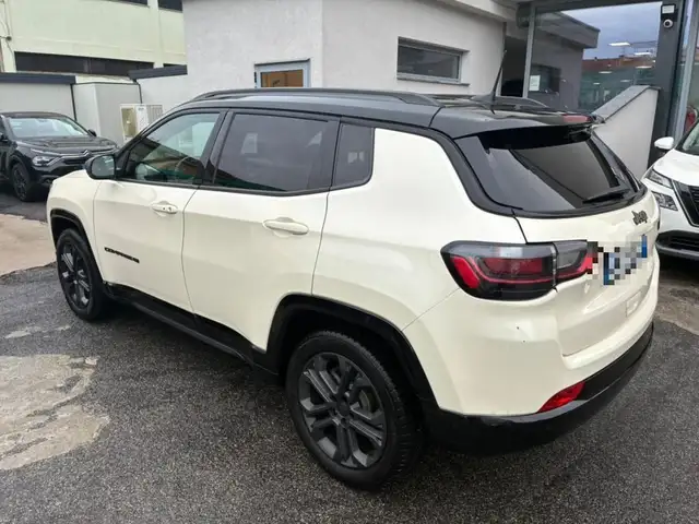 Jeep Compass view 4