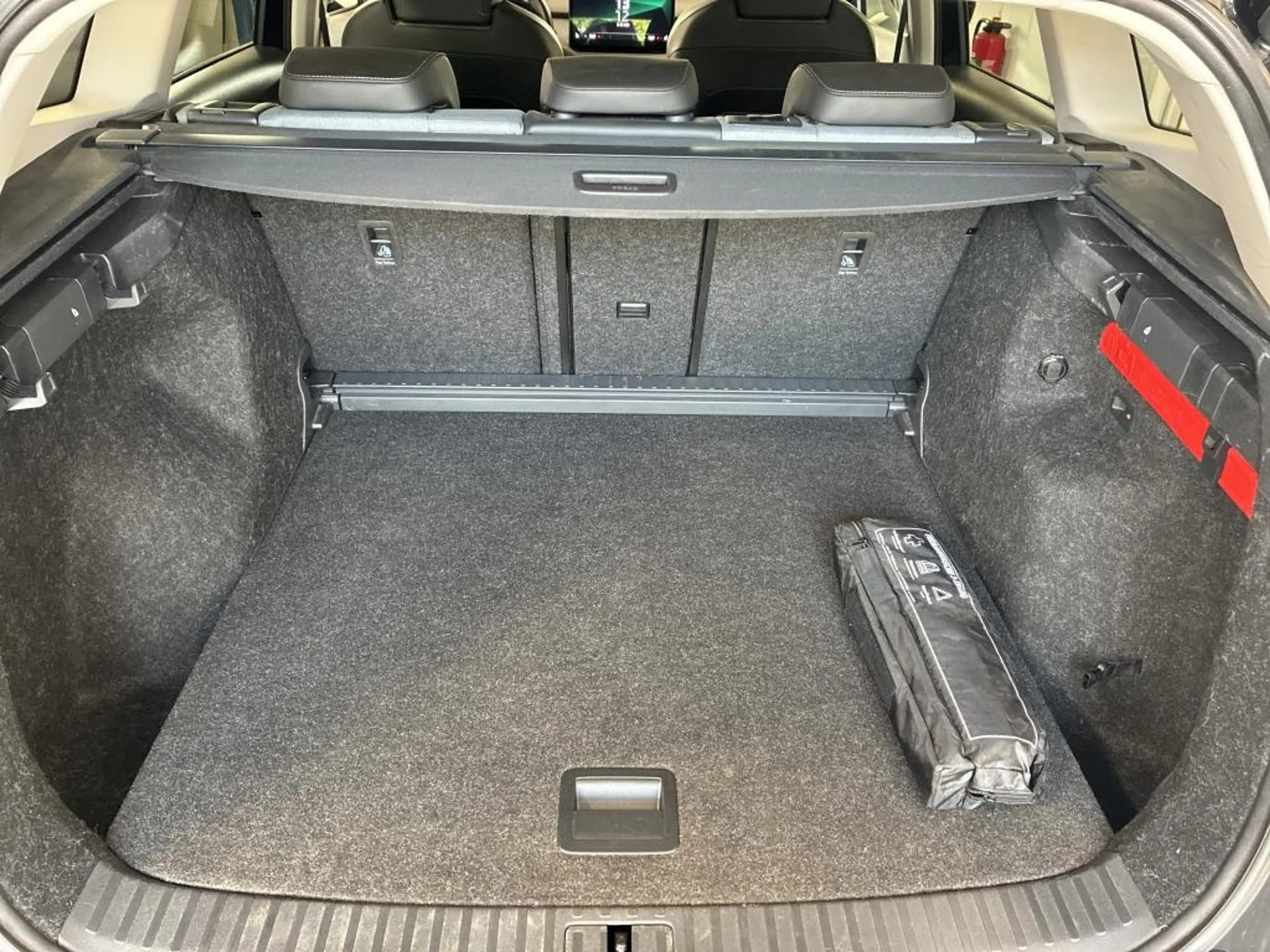 Skoda Enyaq iV 62kWh LOFT +AHK +RKAM +LED +NAVI +ACC +LM +SHZ — photo 6