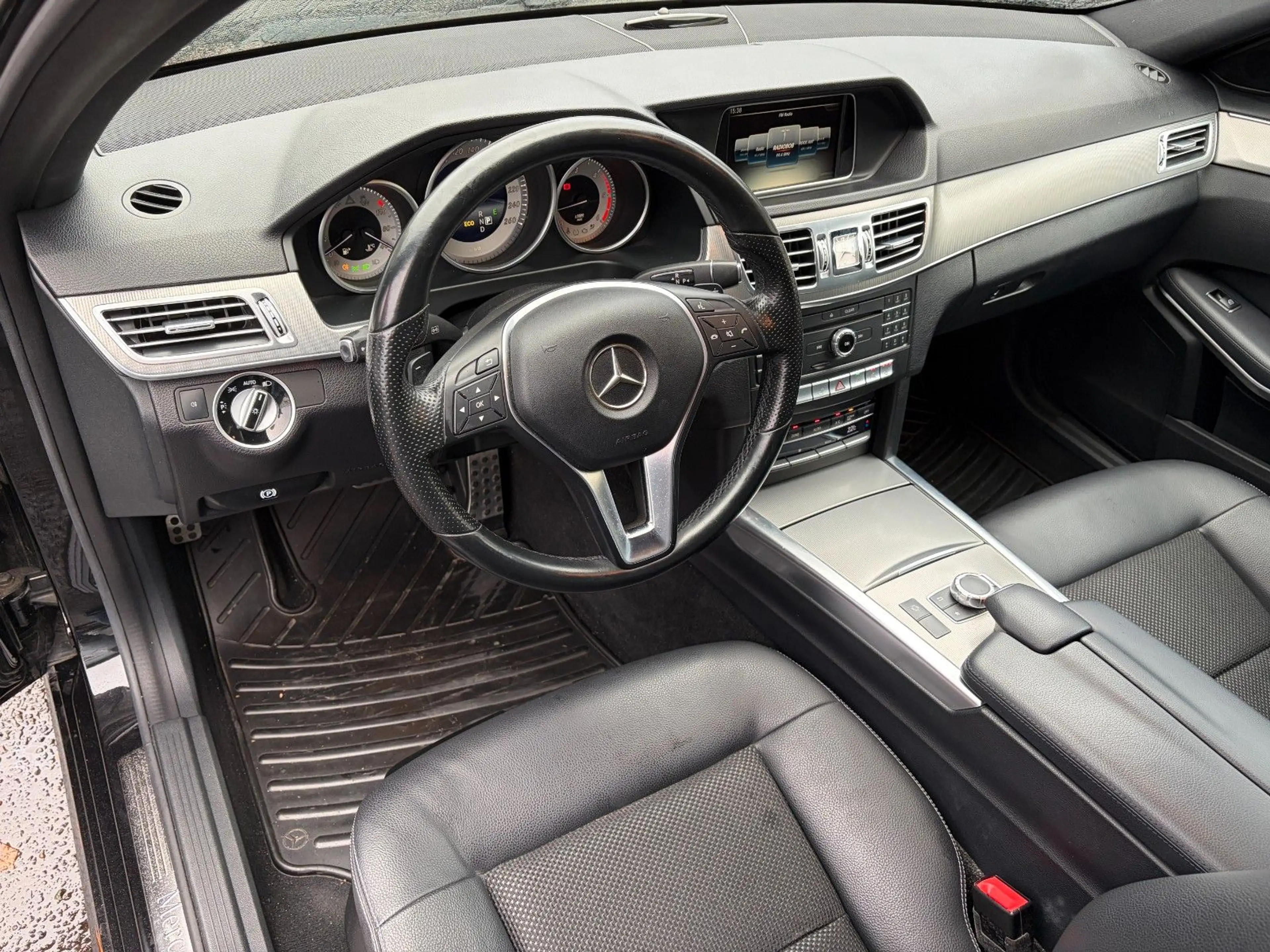 Mercedes-Benz E 220 E T-Modell E 220 BlueTec *ILS*Distronic* — photo 11