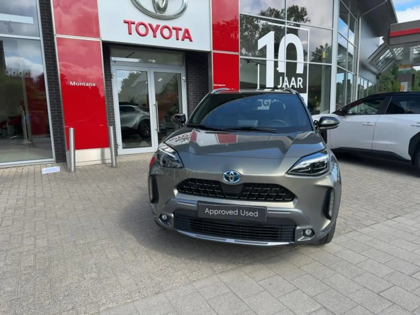 Toyota Yaris Cross Adventure Tot 10 jaar garantie of 200.000km Brons - 2