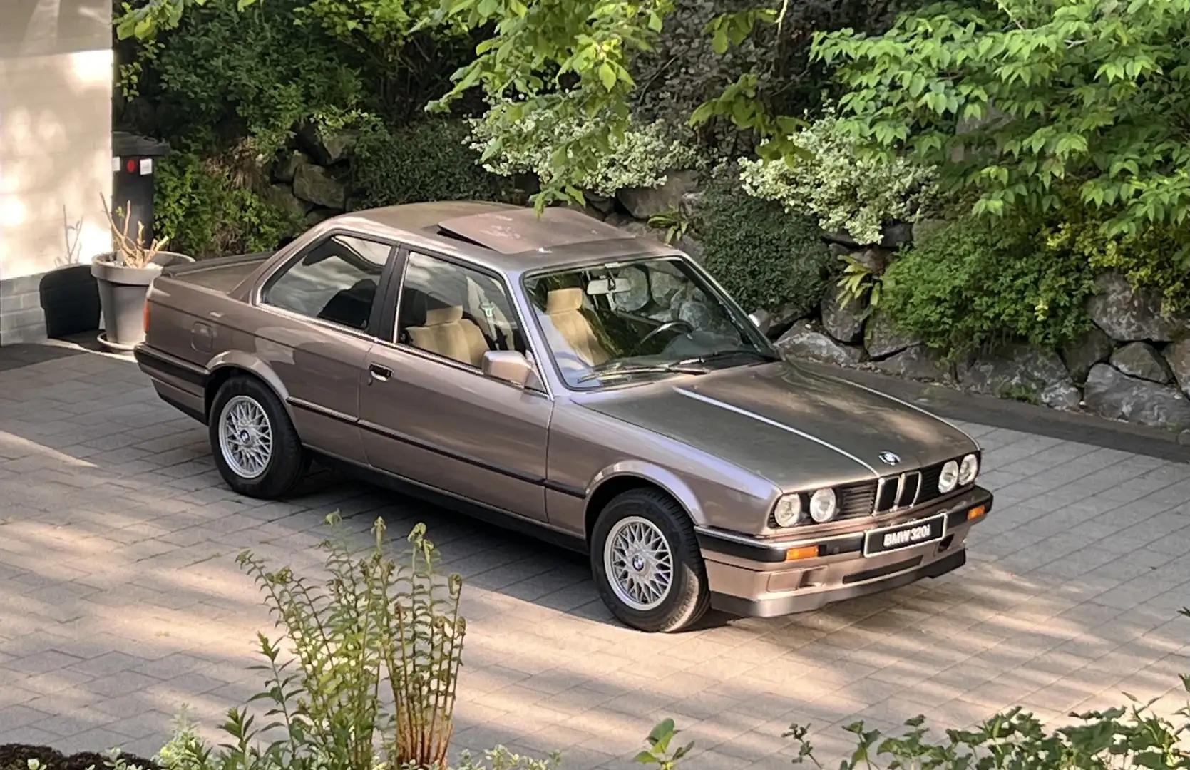 BMW 320 Bmw E30 320i 4-2000 78.265km Neu wertig - 1