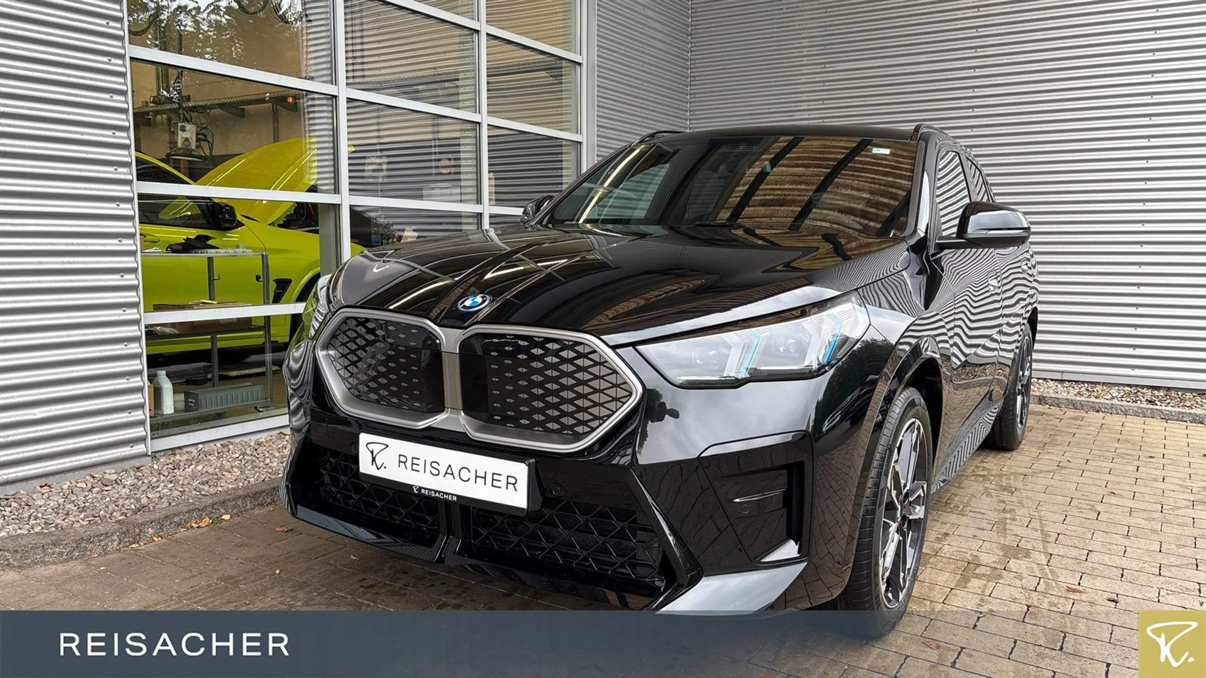 BMW iX2 eDrive20 Sportpaket Laden AC Ladekabel