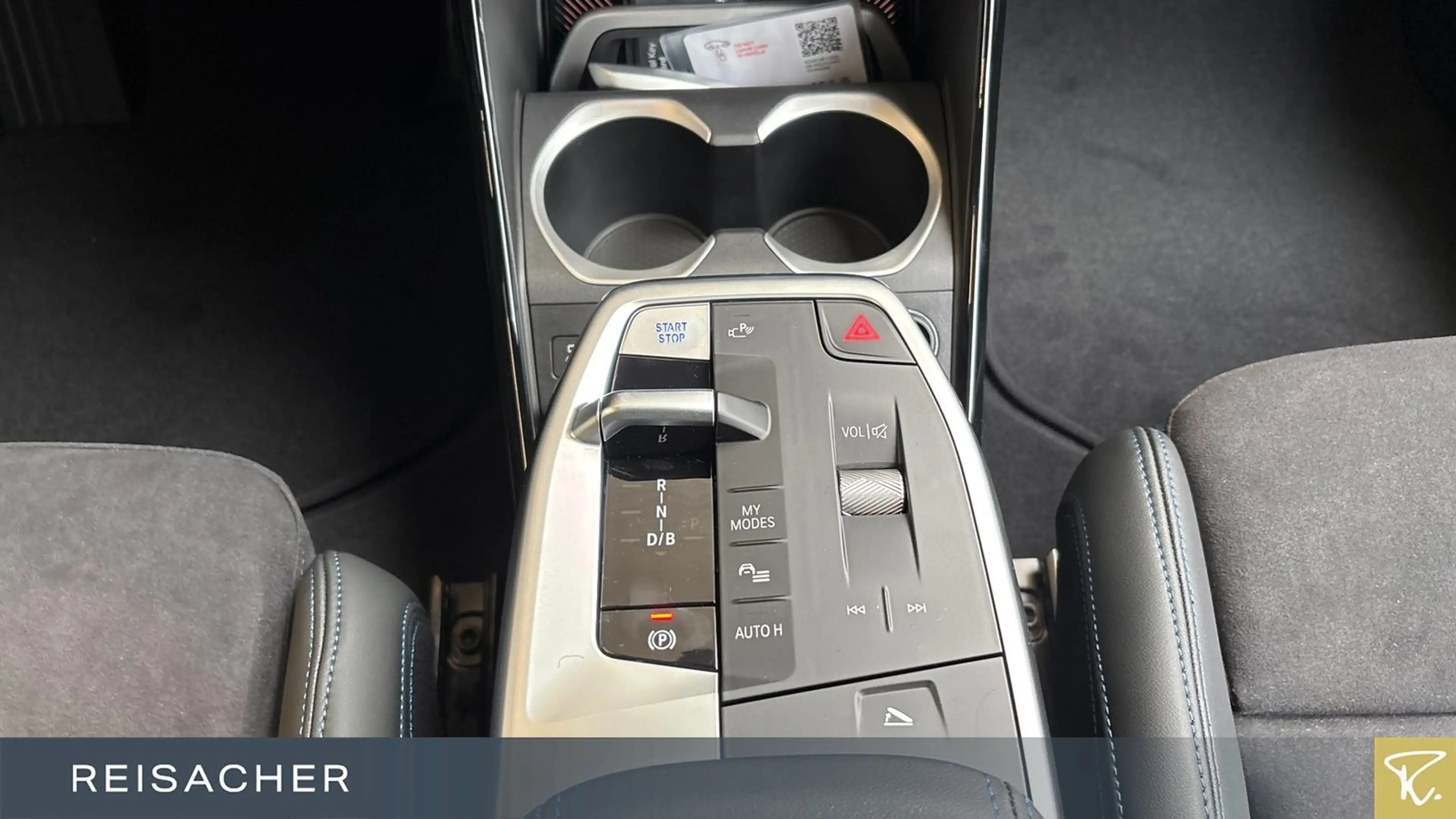 BMW iX2 eDrive20 Sportpaket Laden AC Ladekabel — photo 11