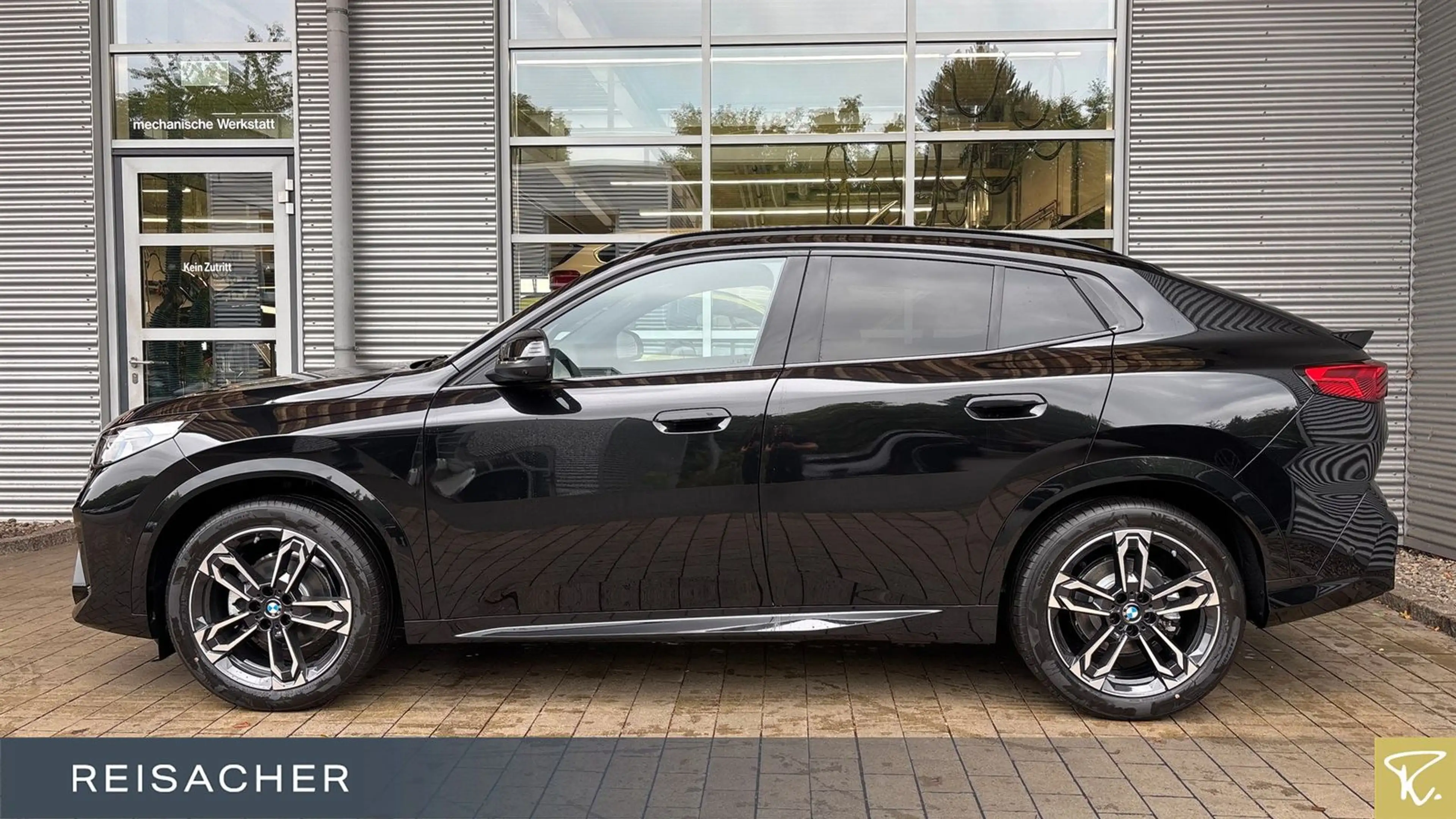 BMW iX2 eDrive20 Sportpaket Laden AC Ladekabel — photo 9