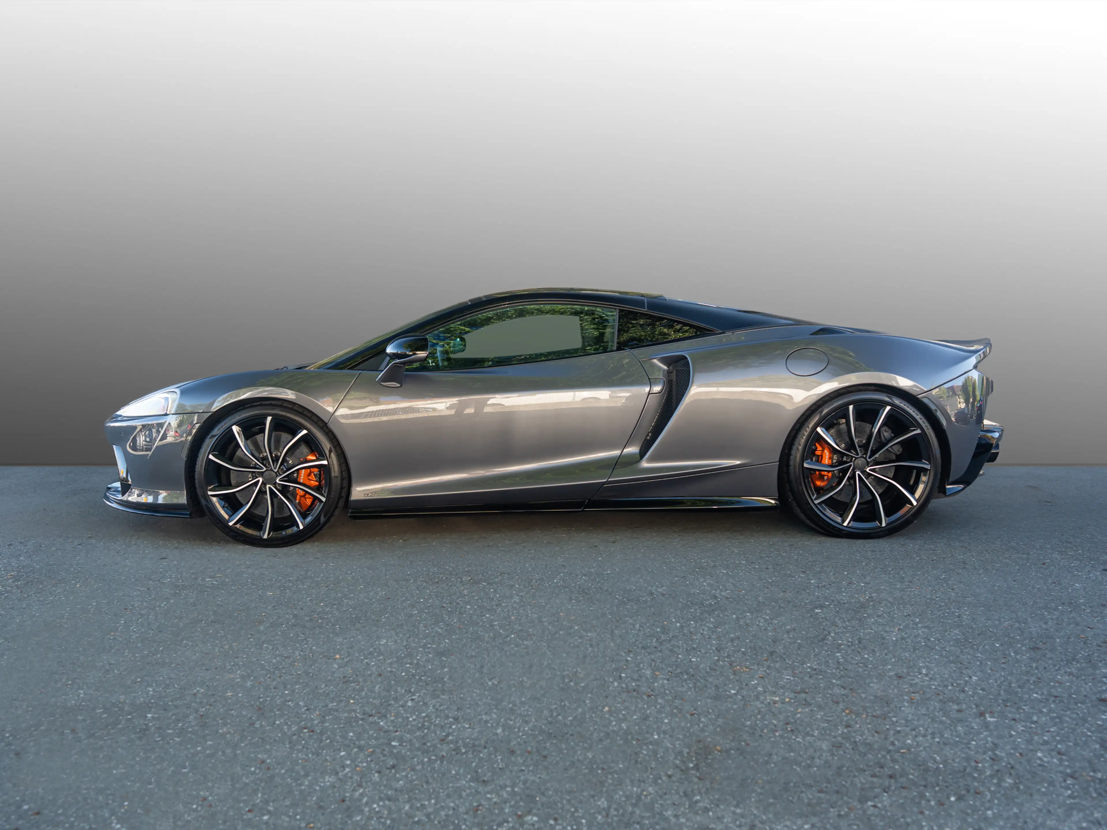 McLaren GTS Perform. | B&W | Carbon | Electrochr. Roof — photo 3