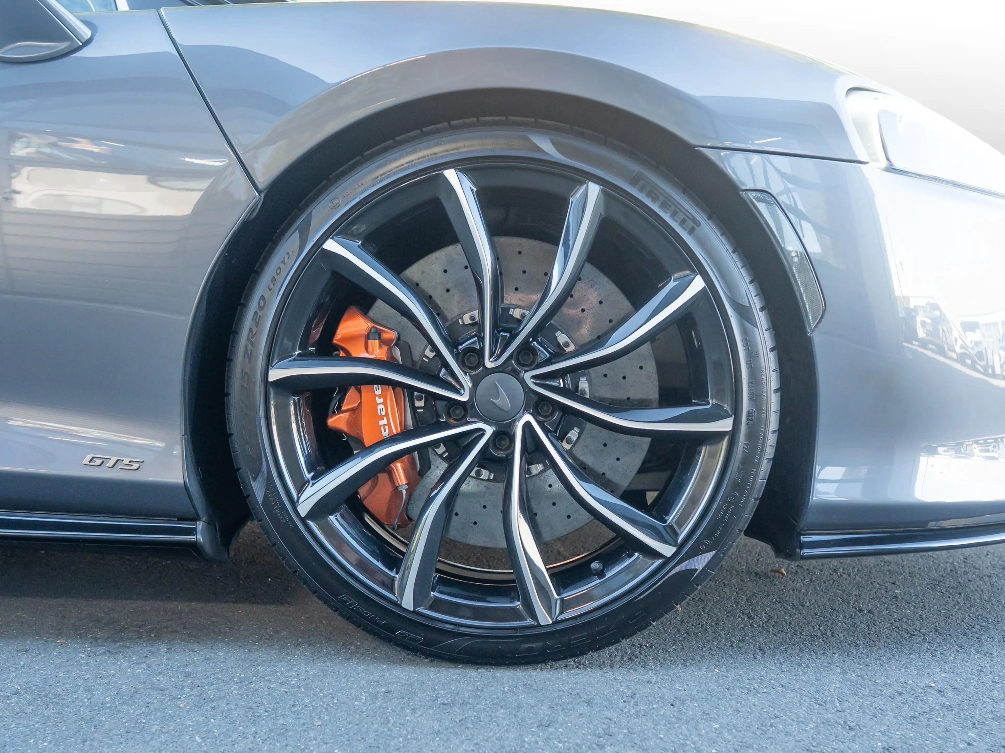 McLaren GTS Perform. | B&W | Carbon | Electrochr. Roof — photo 7