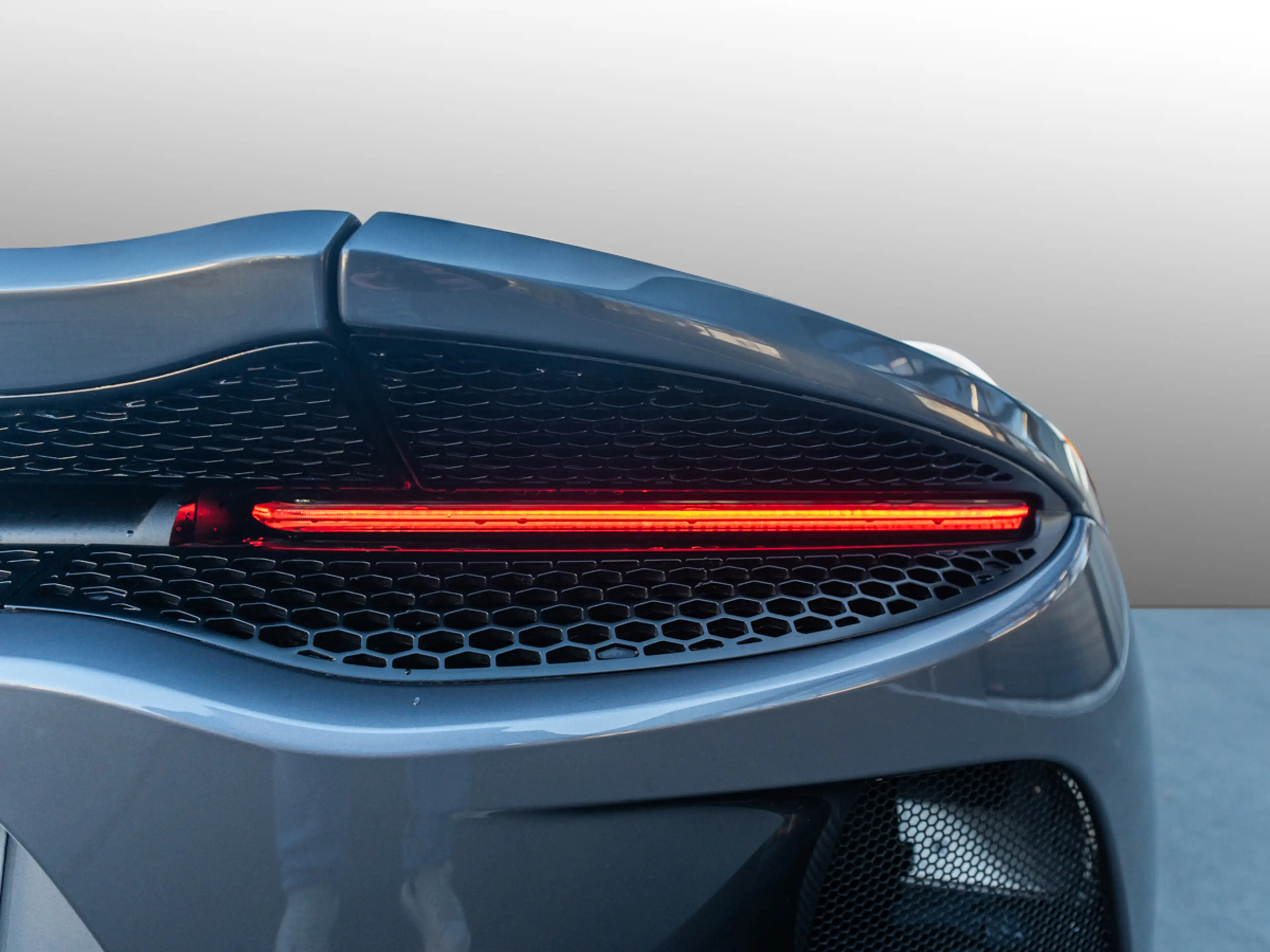 McLaren GTS Perform. | B&W | Carbon | Electrochr. Roof — photo 15