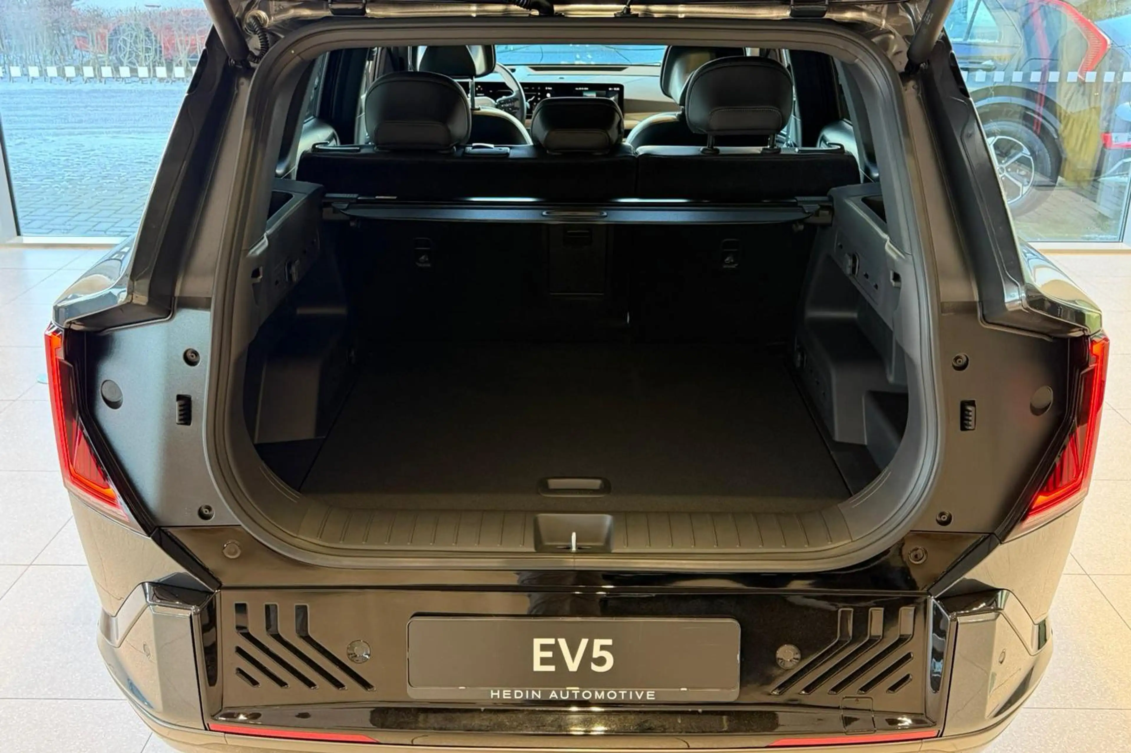 Kia EV5 GT-PlusLine 81.4 kWh | Alleen beschikbaar voor pro — photo 12