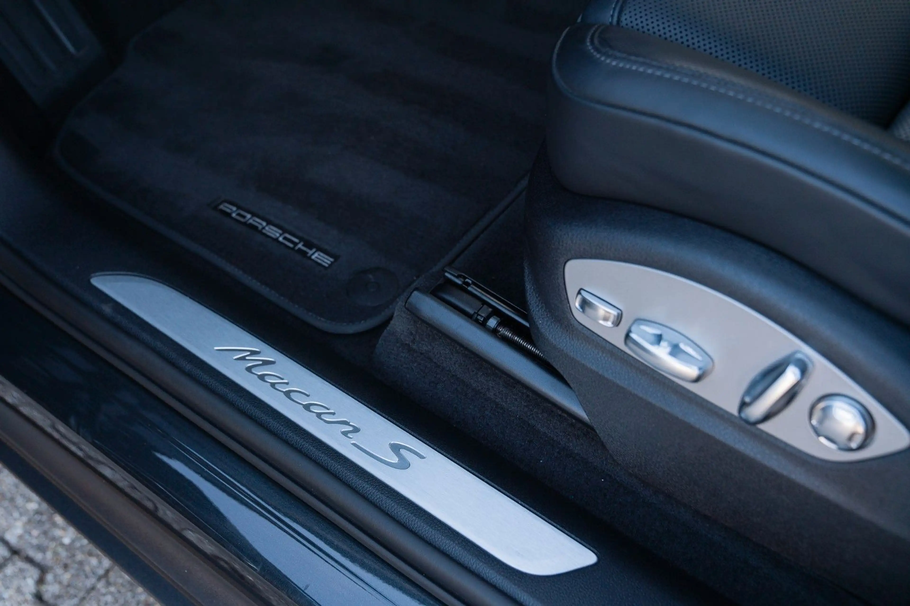 Porsche Macan S — photo 10