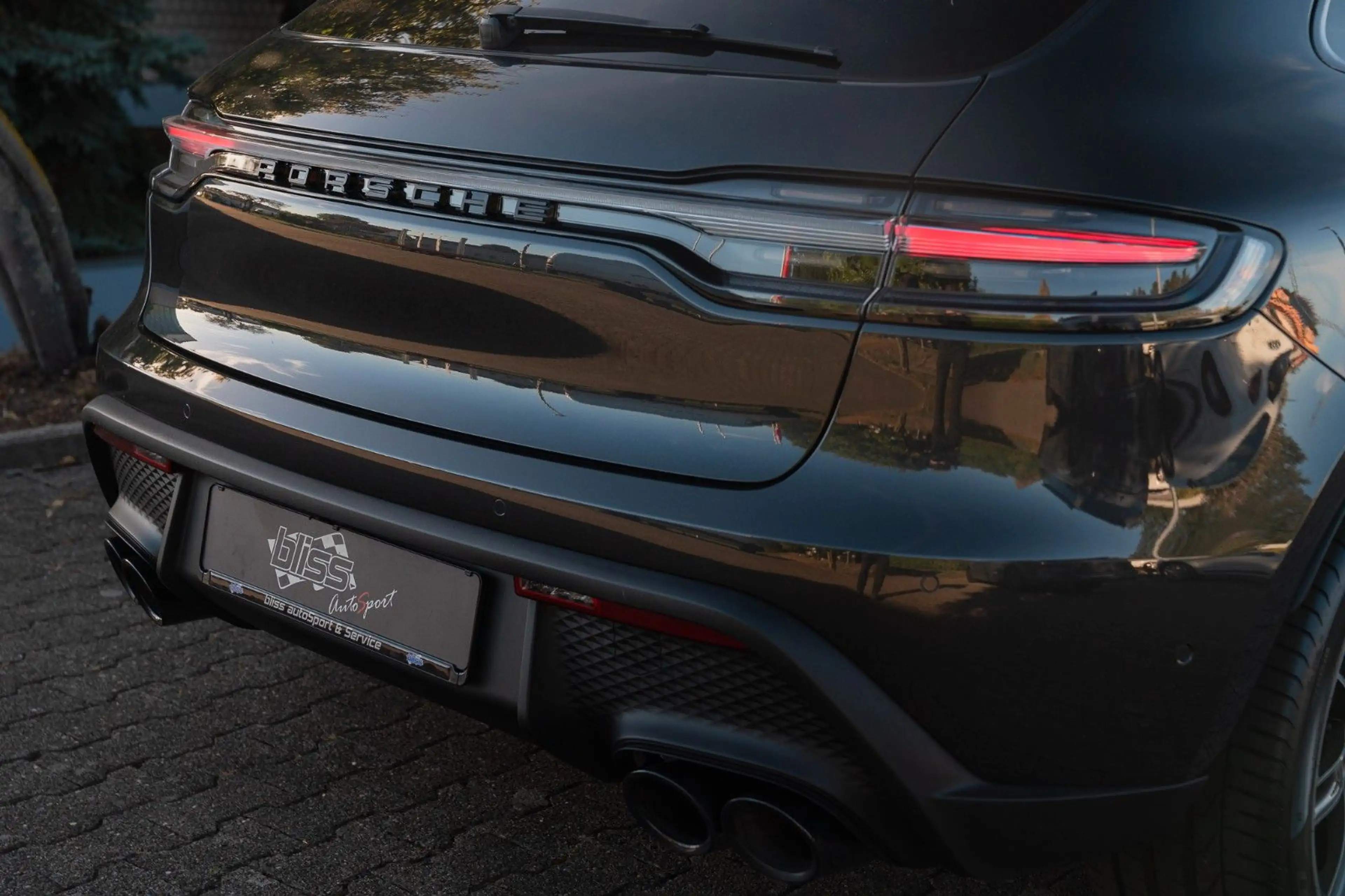 Porsche Macan S — photo 5