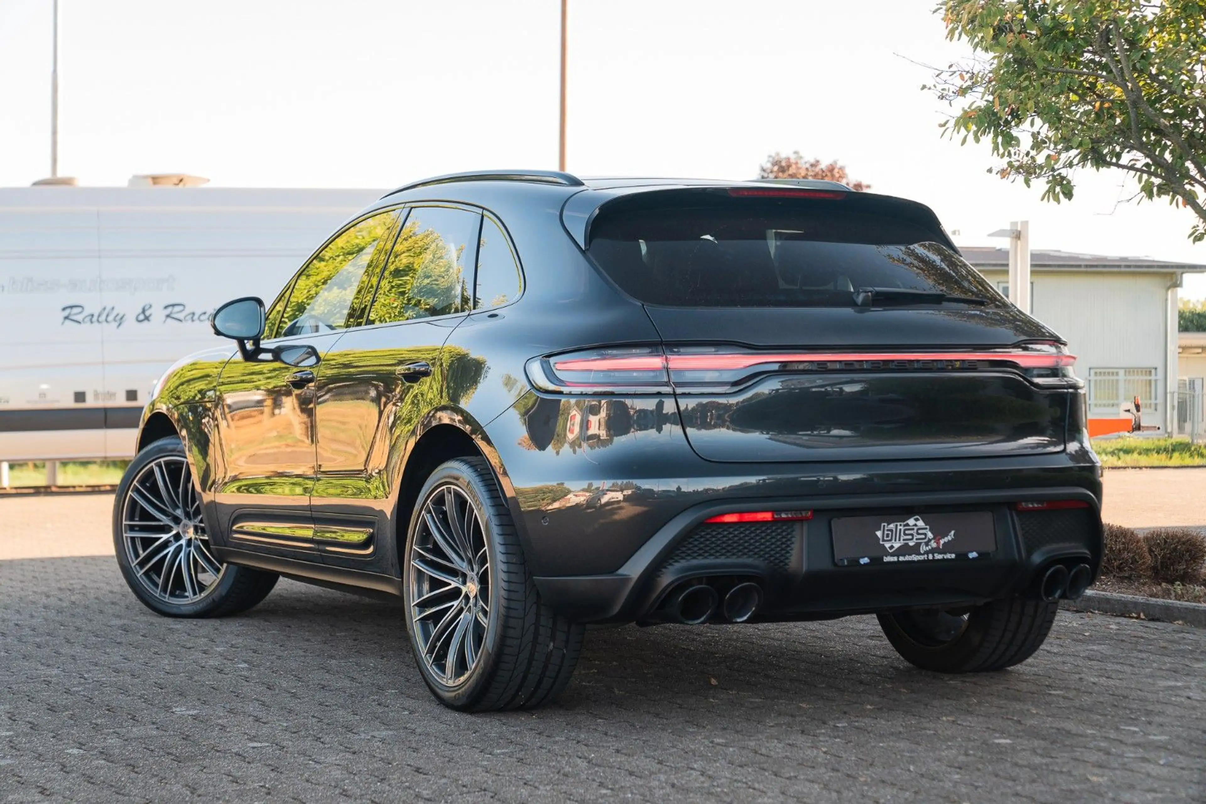 Porsche Macan S — photo 6