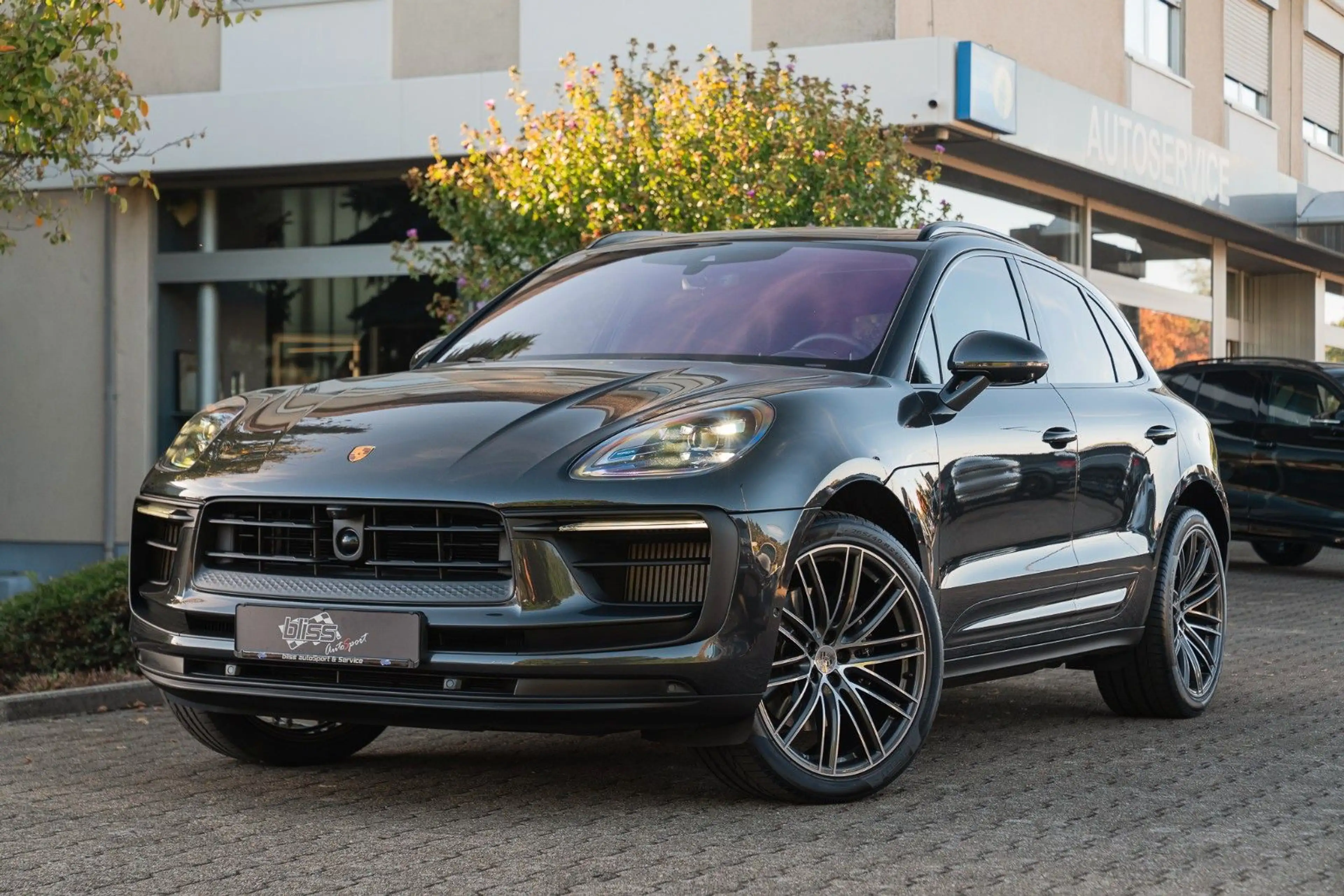 Porsche Macan S — photo 7