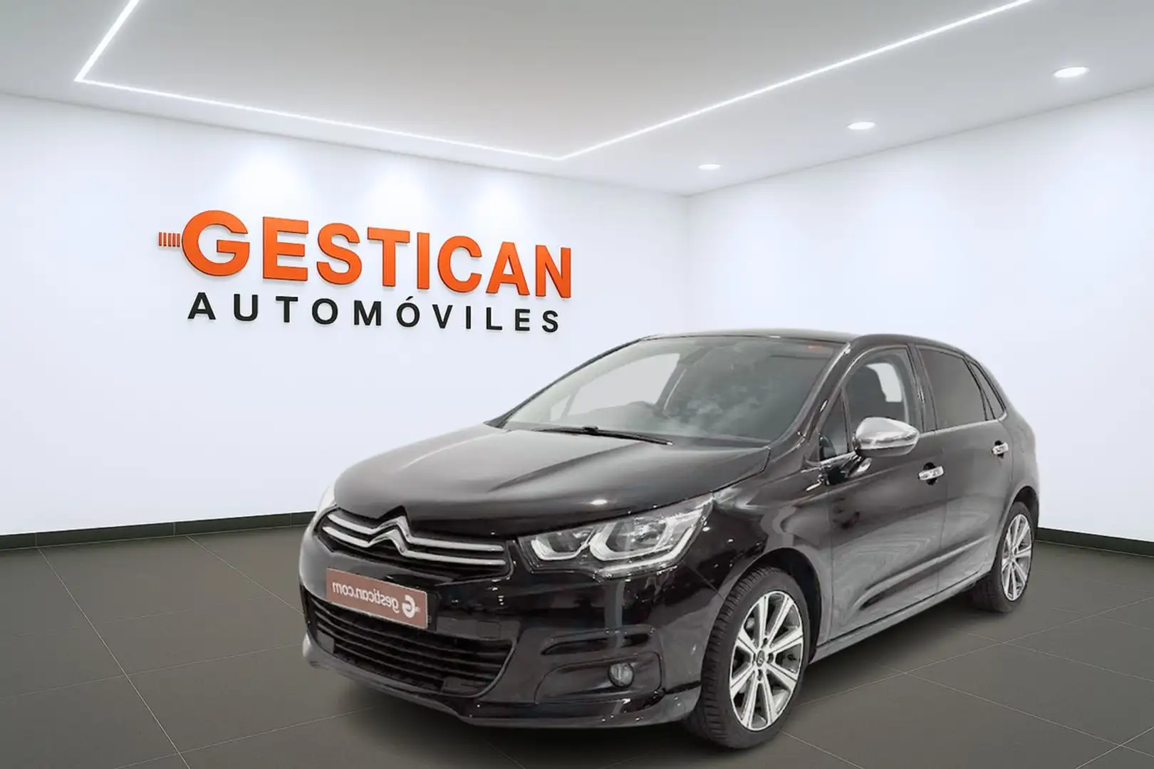 Citroen C4 1.2 PureTech Feel Edition 110 Schwarz - 1