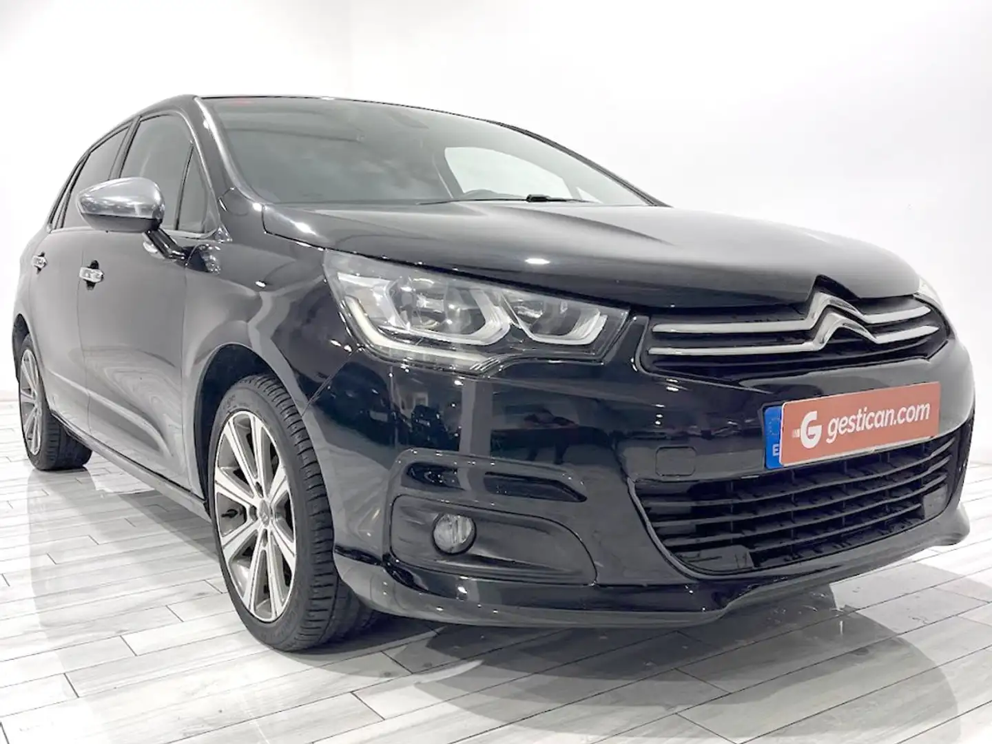 Citroen C4 1.2 PureTech Feel Edition 110 Schwarz - 2