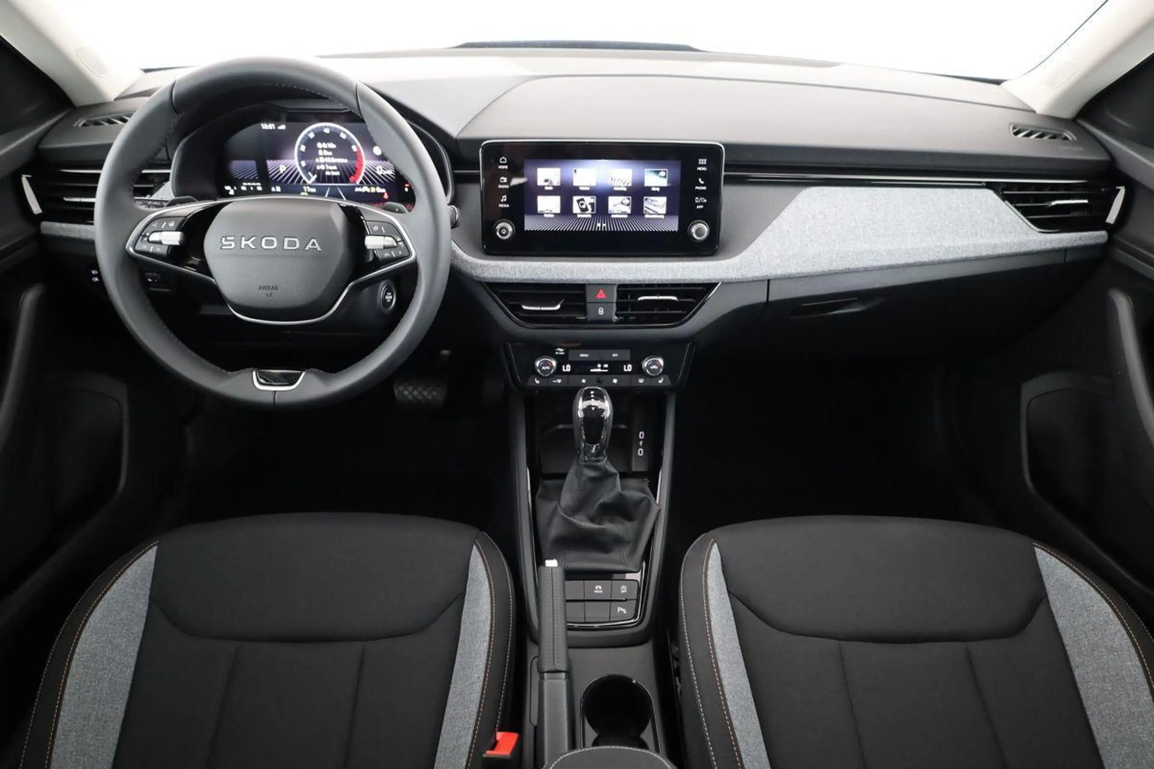 Skoda Kamiq Selection 1.5 TSI DSG Selection, LED, Kamera, 1... — photo 4