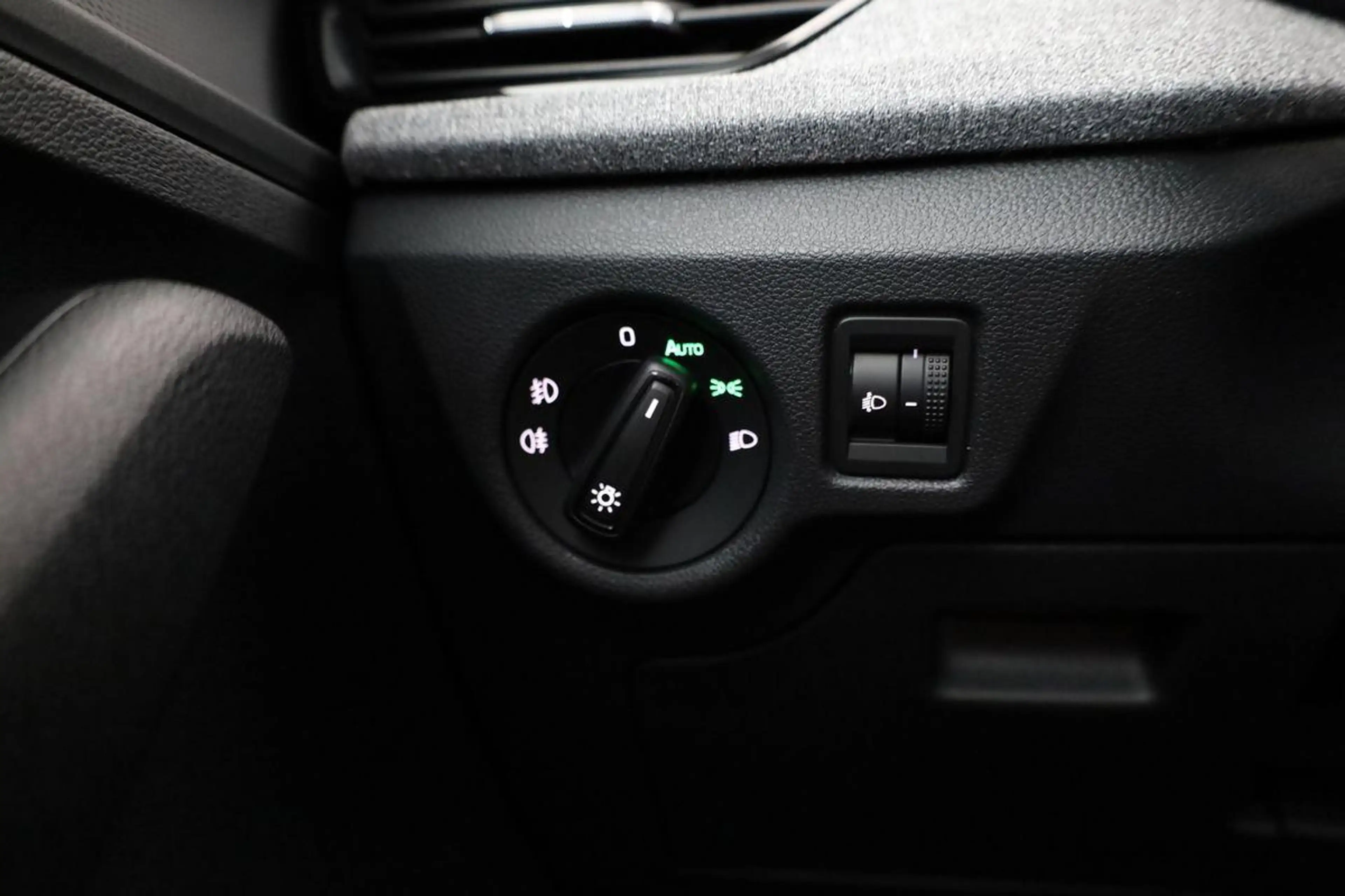 Skoda Kamiq Selection 1.5 TSI DSG Selection, LED, Kamera, 1... — photo 8