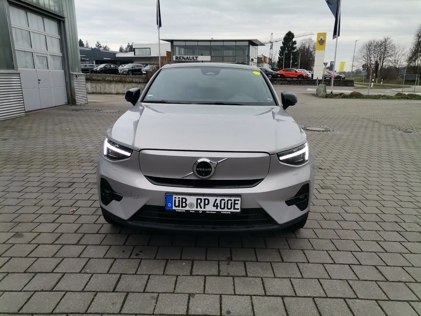 Volvo C40 Ultimate Recharge Pure Electric AWD Šedá - 2