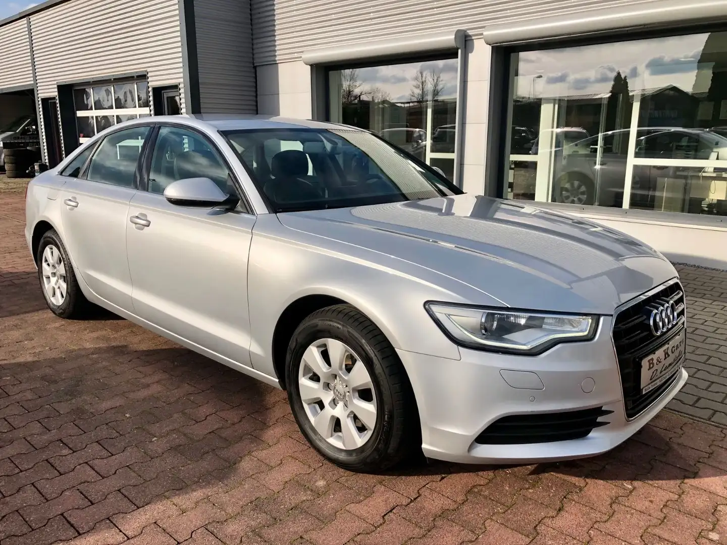 Audi A6 Lim. 2.0 TDI/Leder/Navi/Sitzhz/Xenon Silber - 1