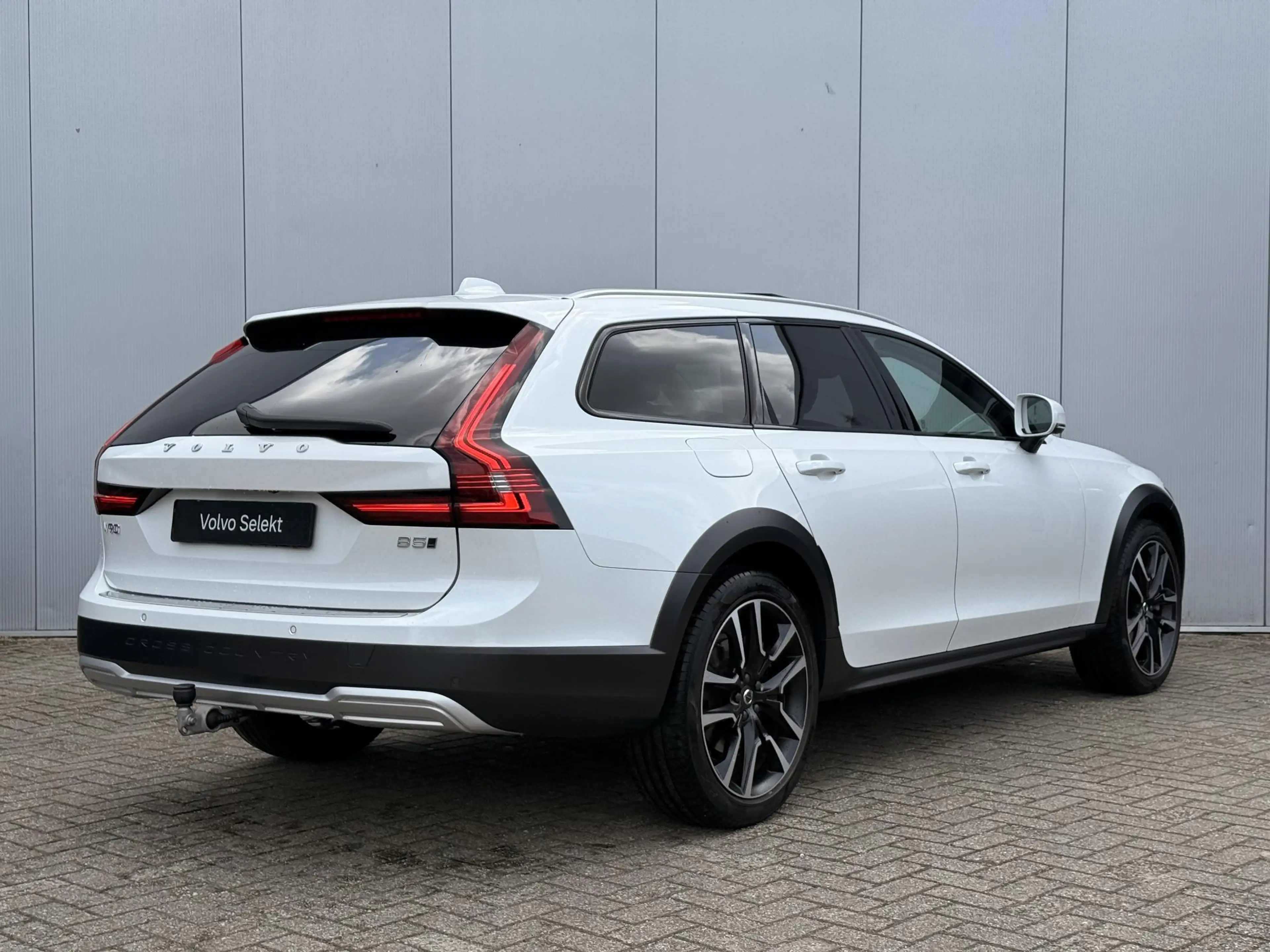Volvo V90 Cross Country B5 AWD AUT8 250PK Plus | Panoramadak | Harman Kard — photo 2