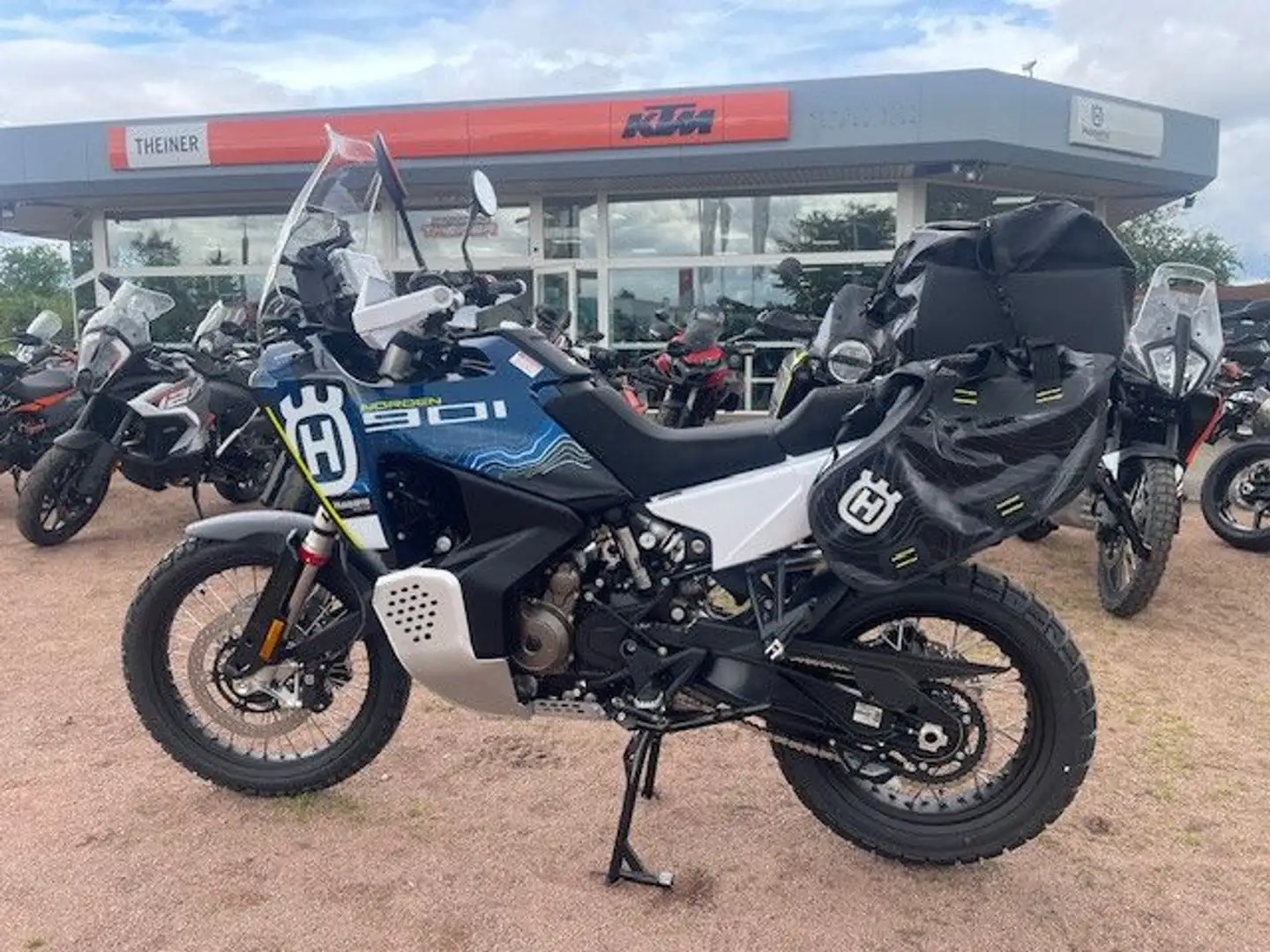 Husqvarna 901 NORDEN EXPEDITION MY24 Schwarz - 1