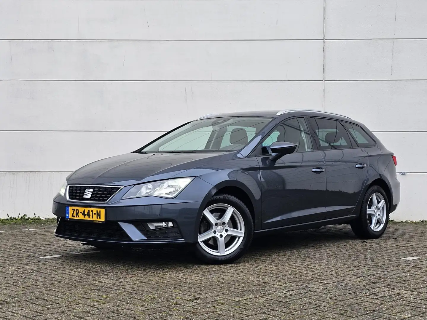 SEAT Leon ST 1.6 TDI 116pk EX-BPM/BTW |Airco|Navi|ACC| Grijs - 1