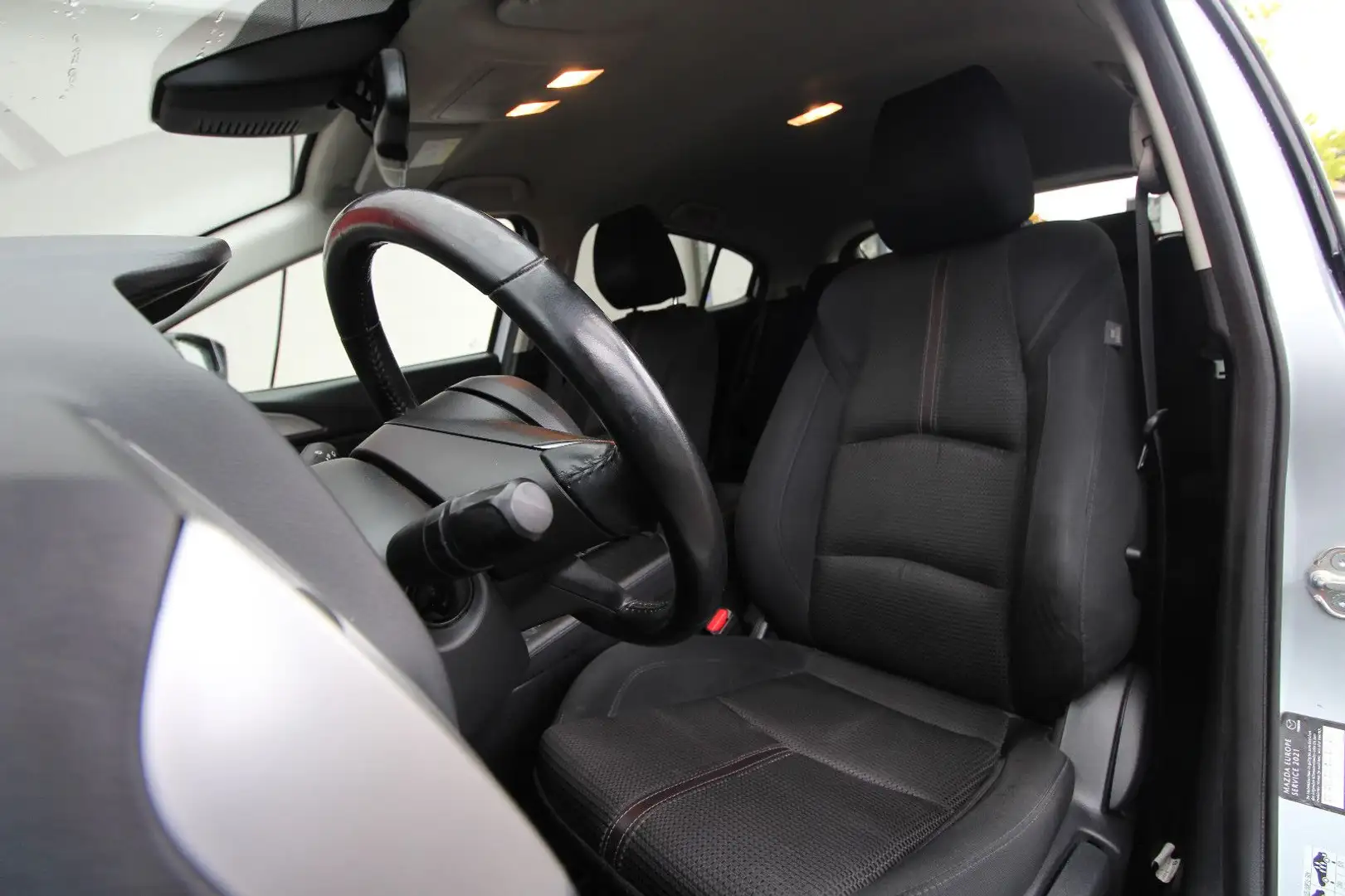 Mazda 3 Lim. Center-Line~Automatik~Klima~SHZ~ Argent - 2