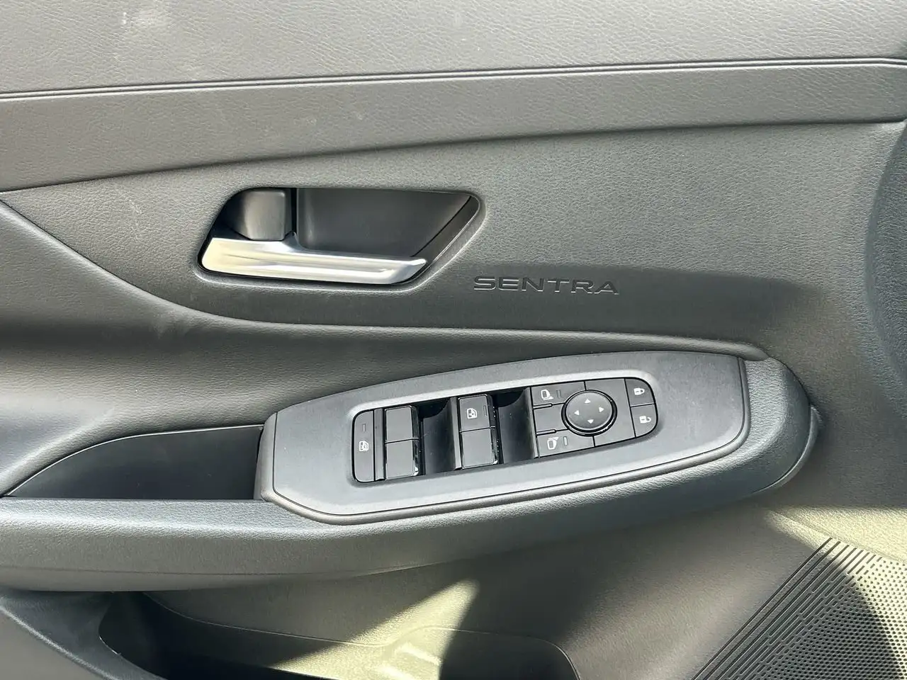 Nissan Sentra снимка Nissan Sentra