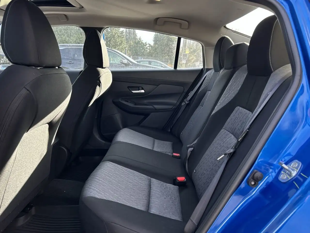 Nissan Sentra снимка Nissan Sentra