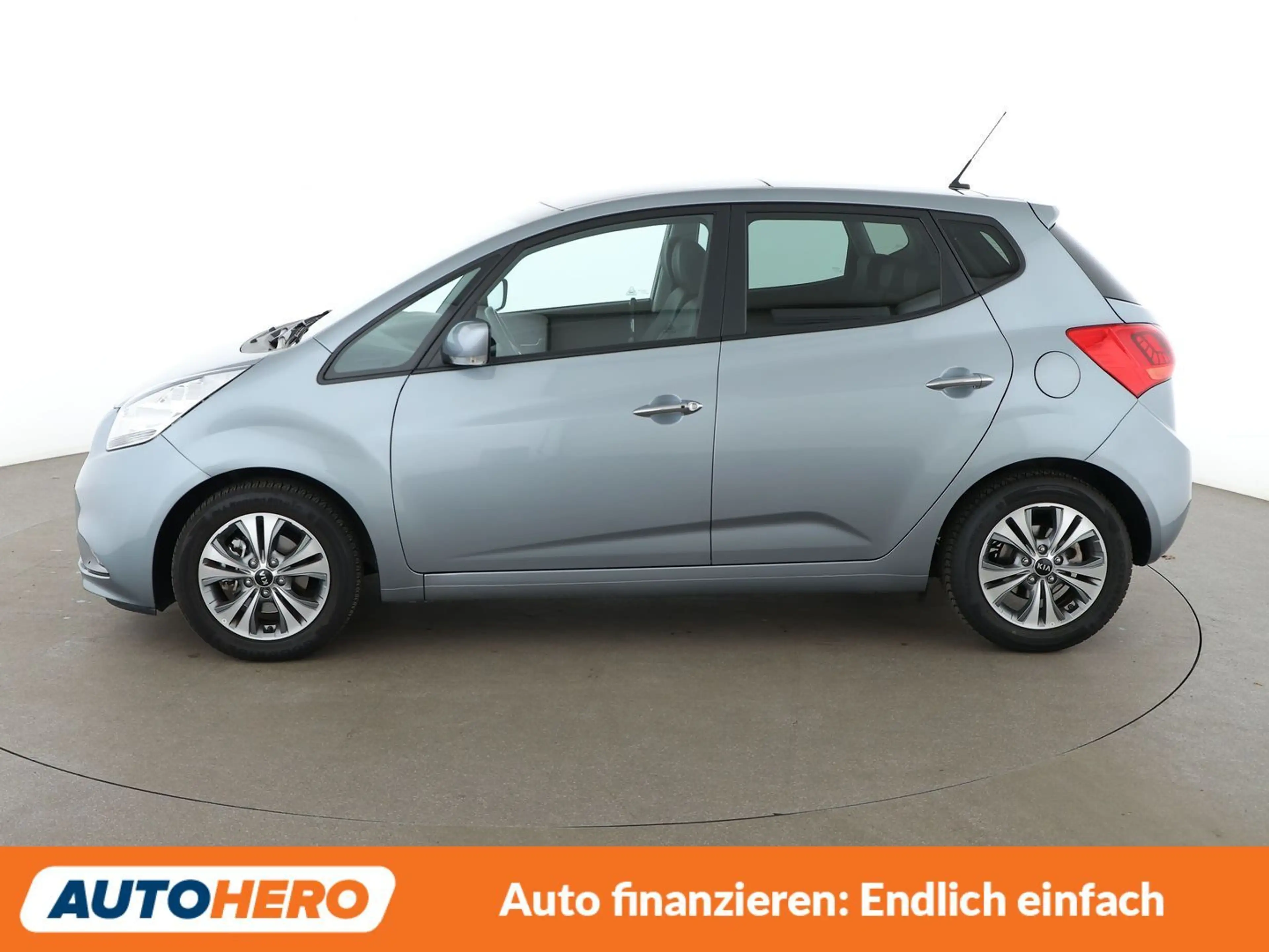Kia Venga 1.6 Platinum Edition Aut.*NAV*TEMPO*CAM*PDC*SHZ* — photo 3