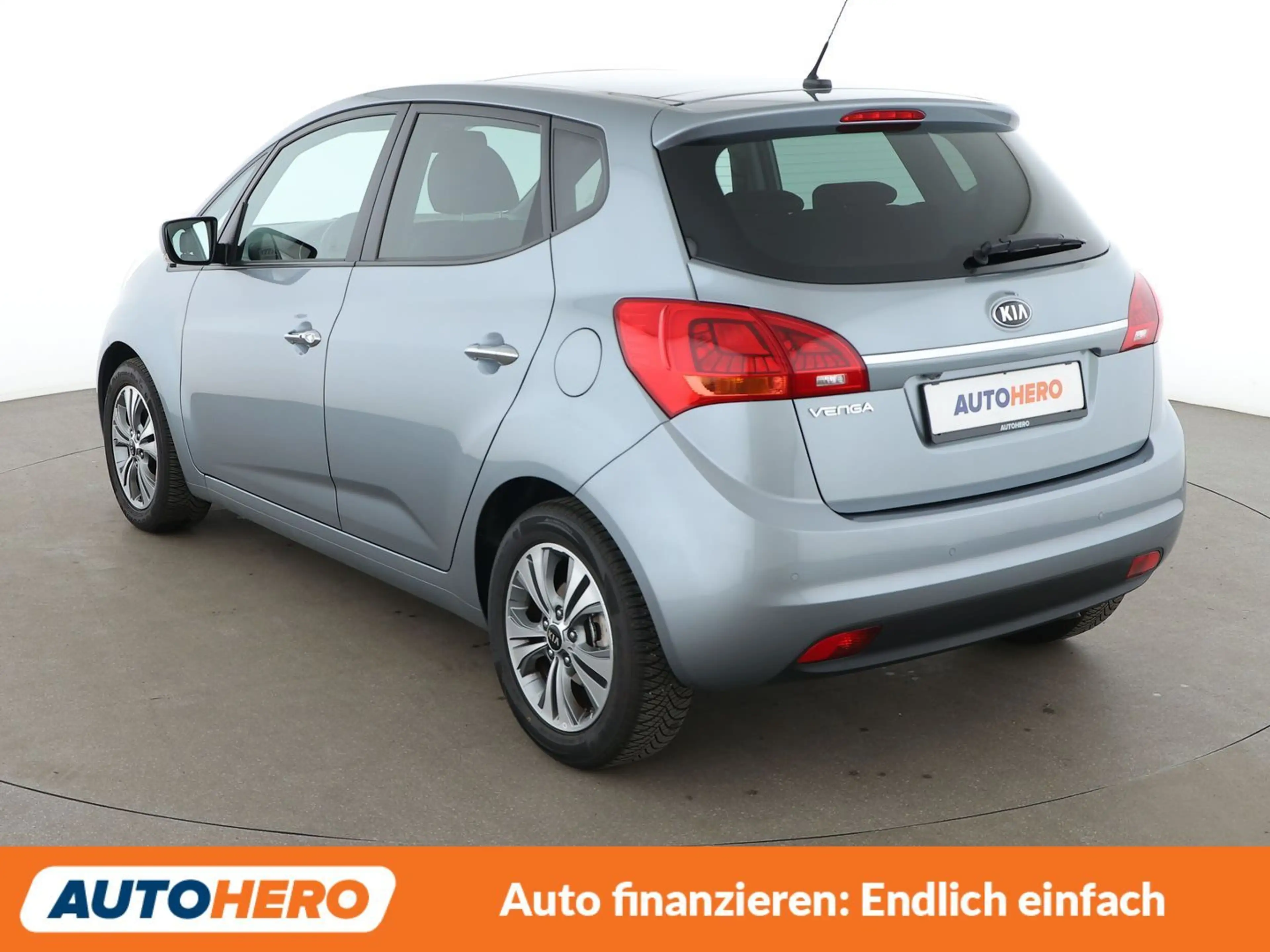 Kia Venga 1.6 Platinum Edition Aut.*NAV*TEMPO*CAM*PDC*SHZ* — photo 4