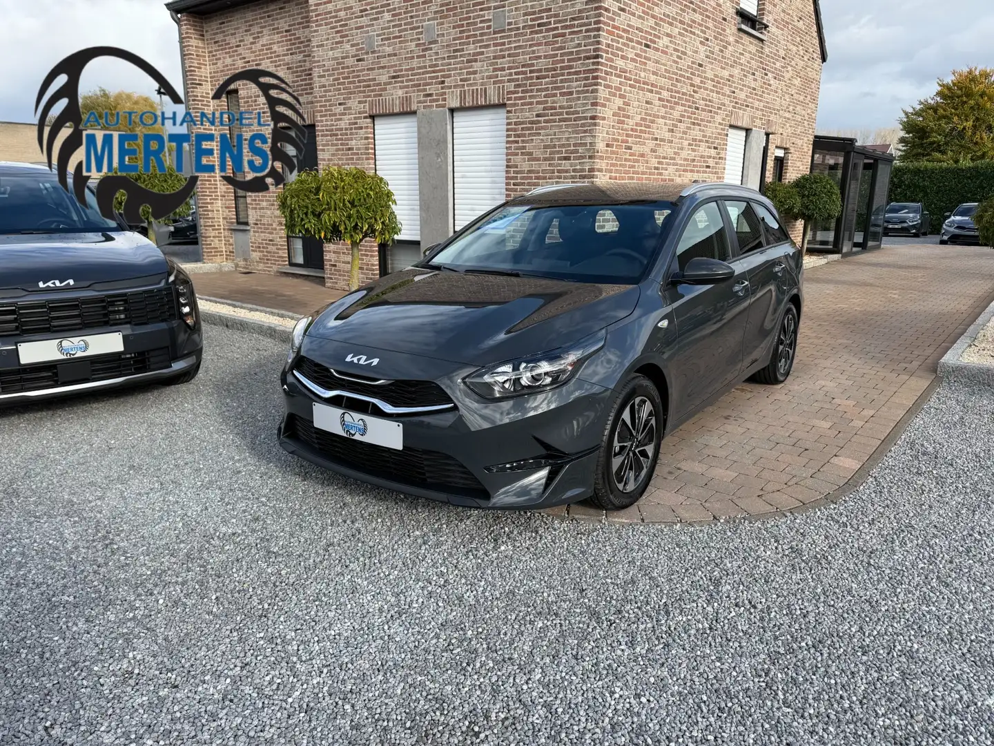Kia Ceed SW / cee'd SW 1.5 T-GDI 140PK FACELIFT 7J/GARANTIE NIEUW 0KM Gris - 1