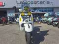 Vespa GTS 300 Blanc - thumbnail 2