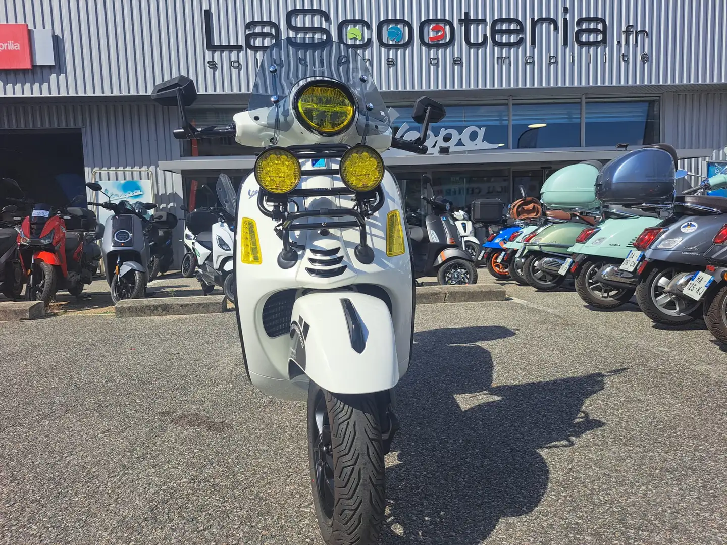 Vespa GTS 300 Blanc - 2