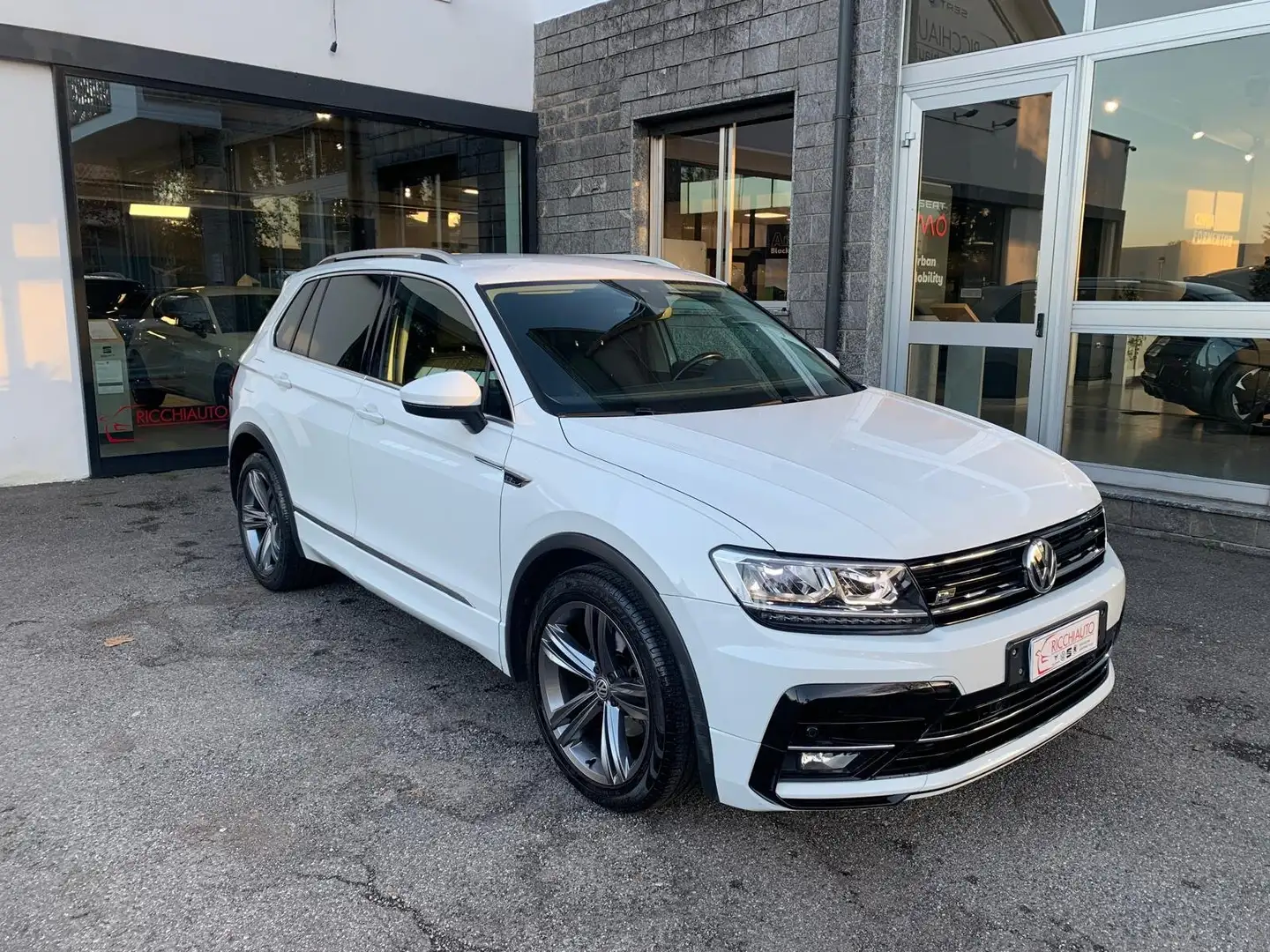 Volkswagen Tiguan Tiguan 1.4 TSI Sport R-line Bianco - 1