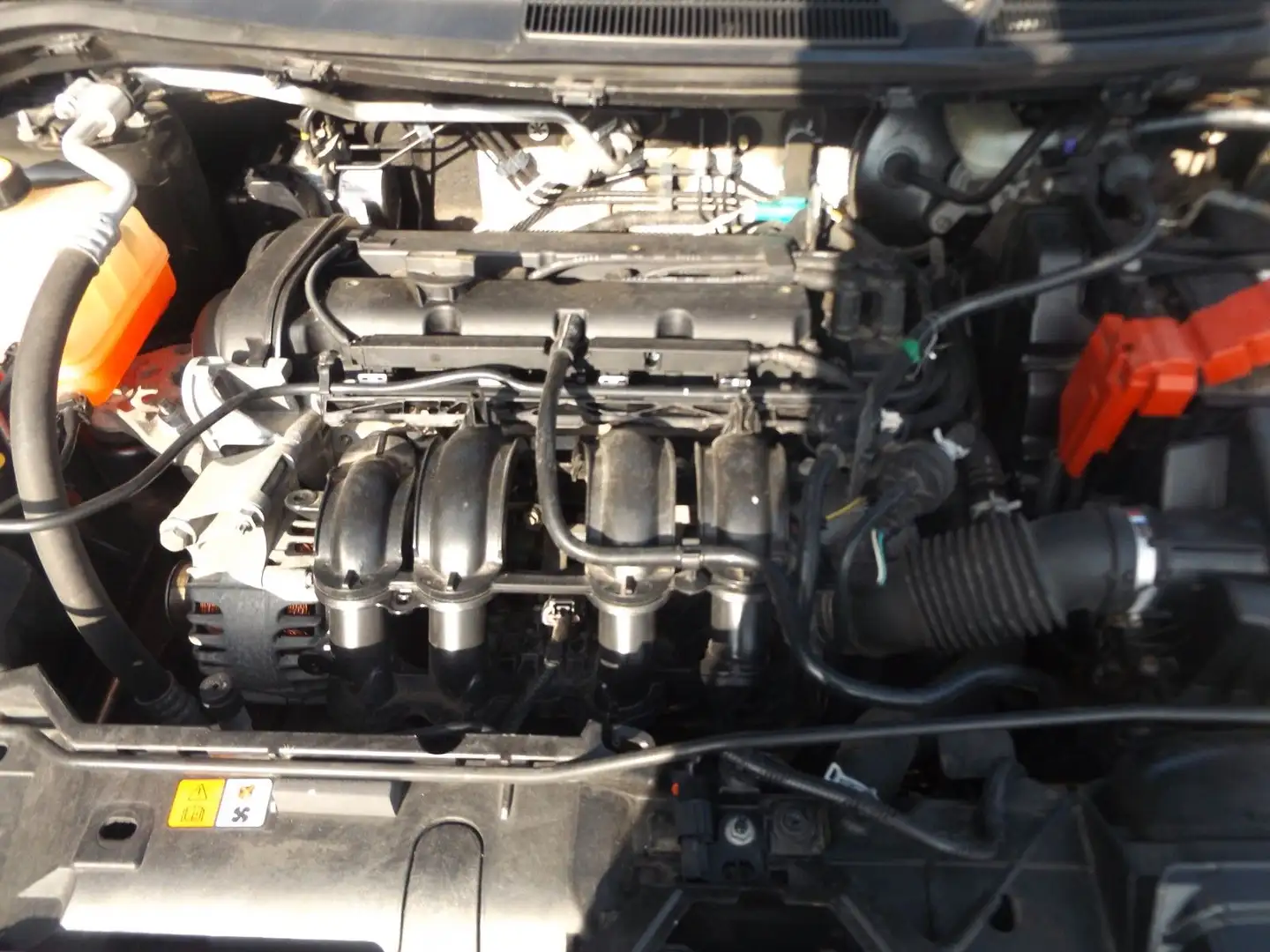 Ford Fiesta Ambiente Negro - 2