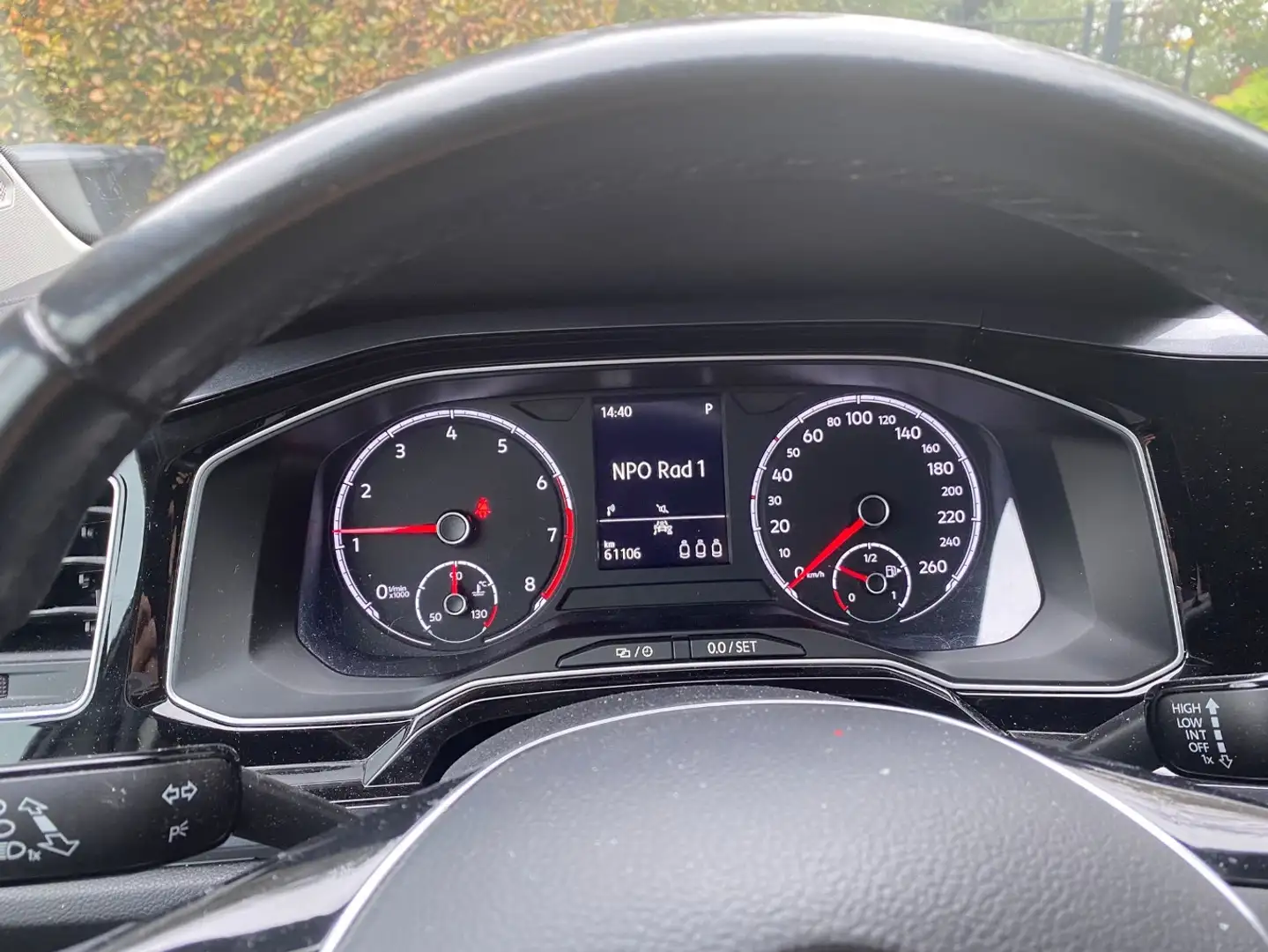 Volkswagen Polo Highline Stoelverwarming | Carplay | 15" Lichtmeta Gris - 2