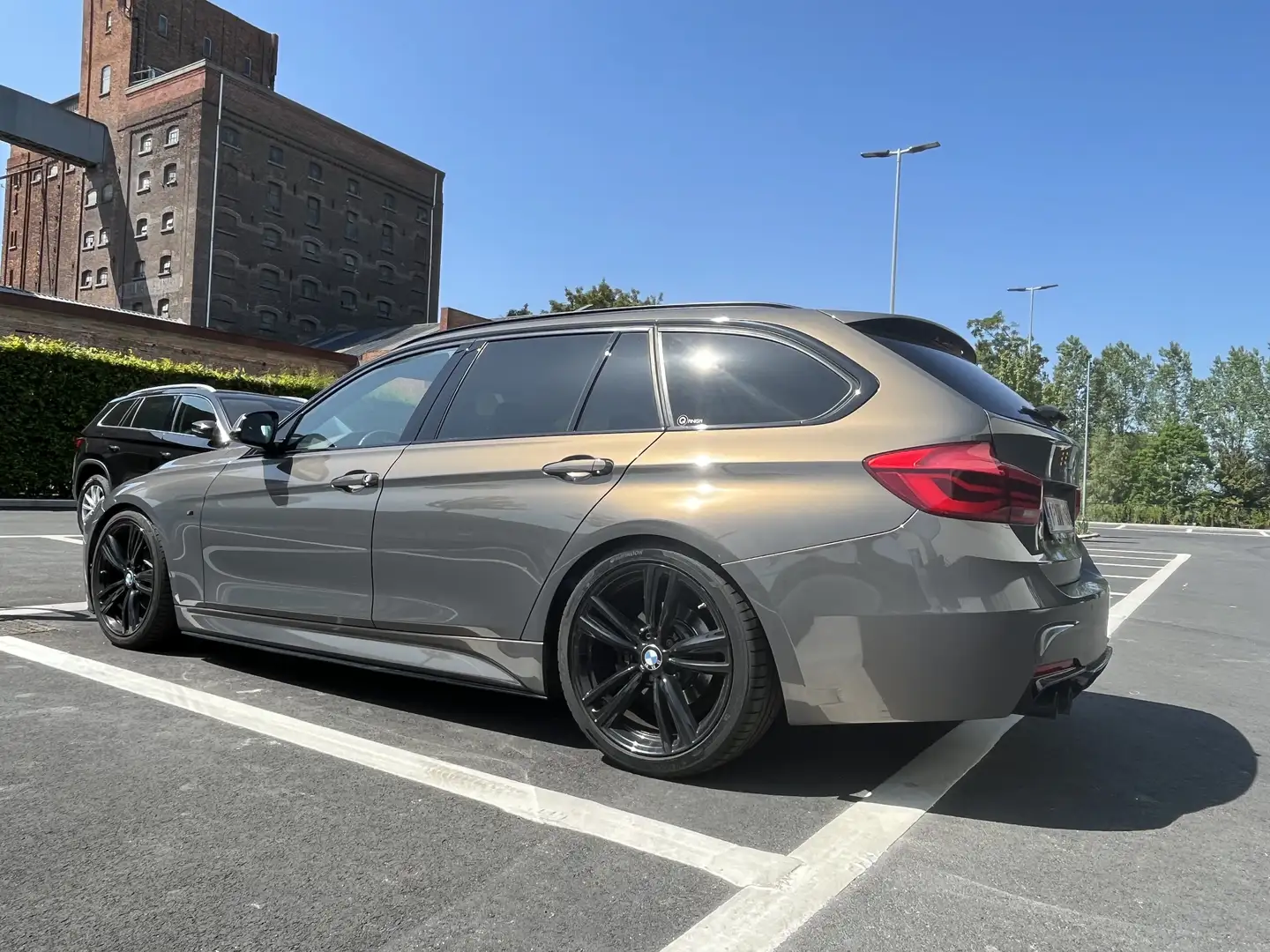 BMW 320 320d Touring Aut. M Sport - 1